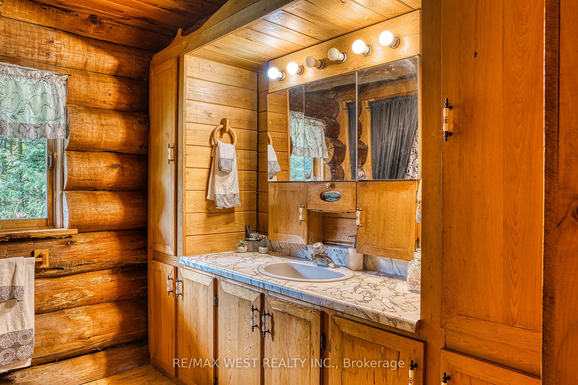 Photo 10 of 622423 Sideroad 7, Chatsworth — HOMEH