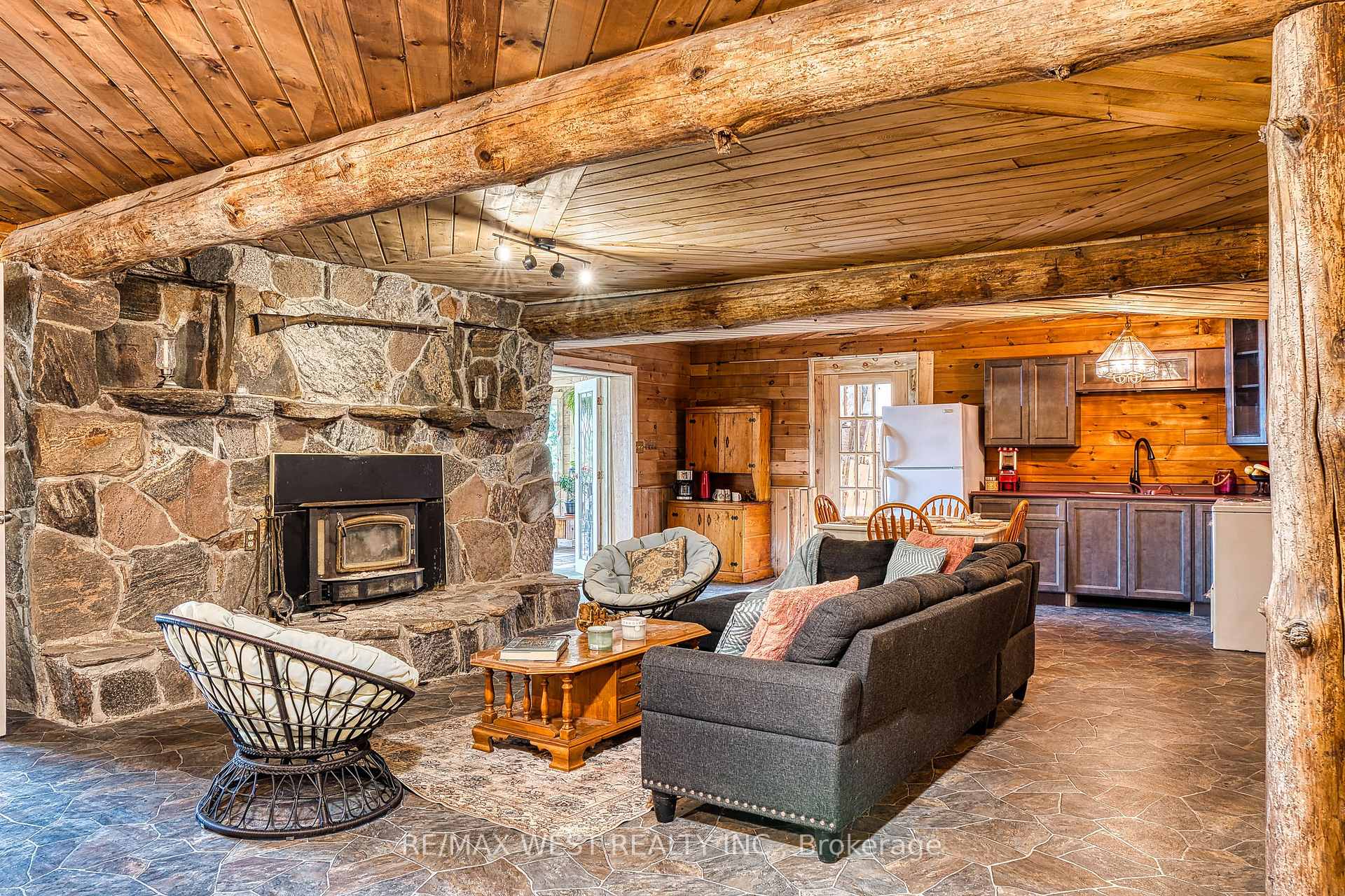 Photo 14 of 622423 Sideroad 7, Chatsworth — HOMEH