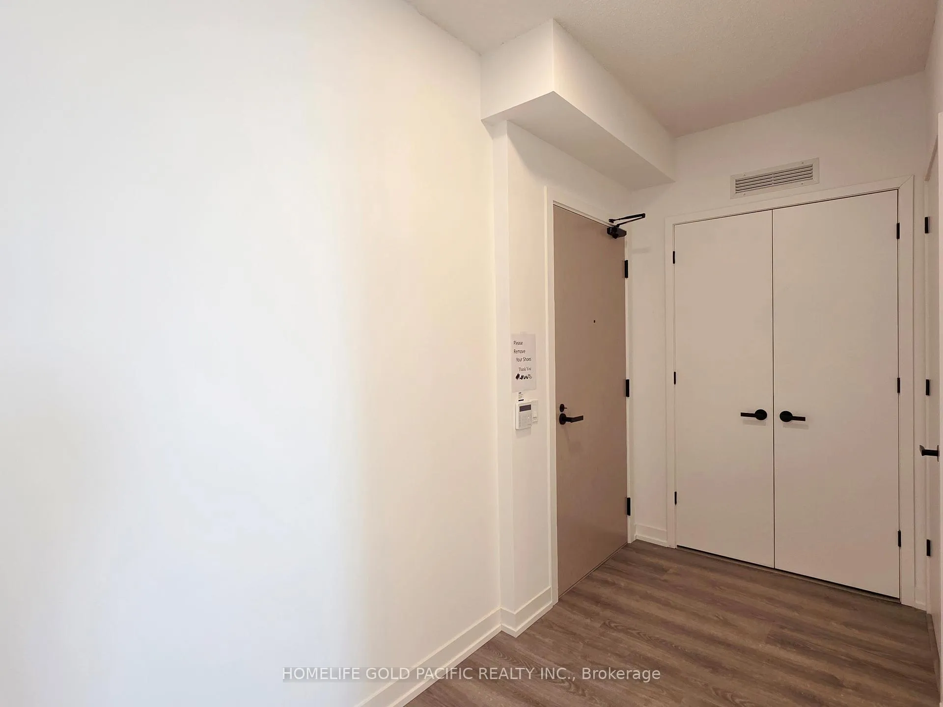 Photo 3 of Unit 2012, 8 Interchange Way, Vaughan, Vaughan Corporate Centre — HOMEH