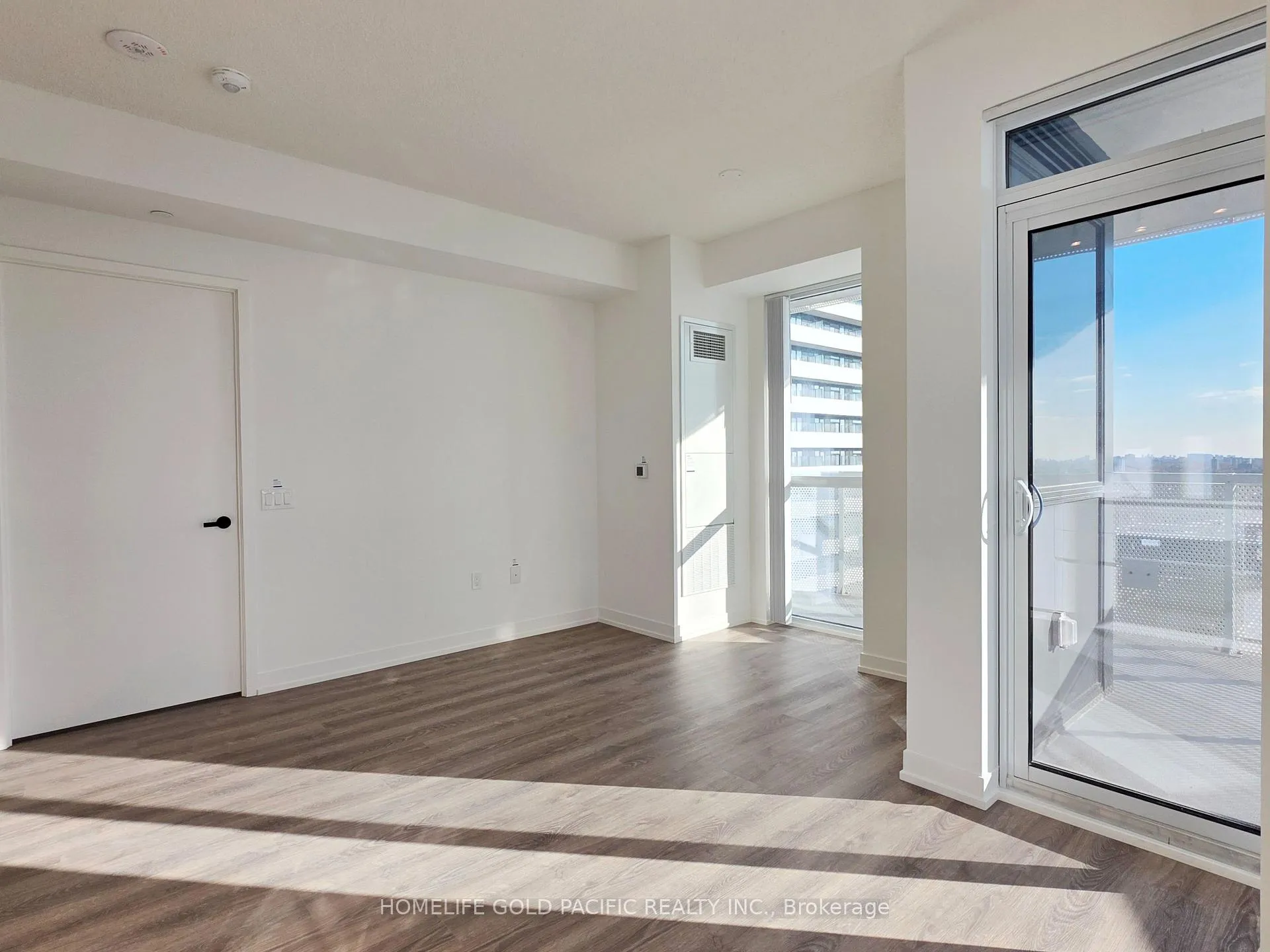 Photo 7 of Unit 2012, 8 Interchange Way, Vaughan, Vaughan Corporate Centre — HOMEH