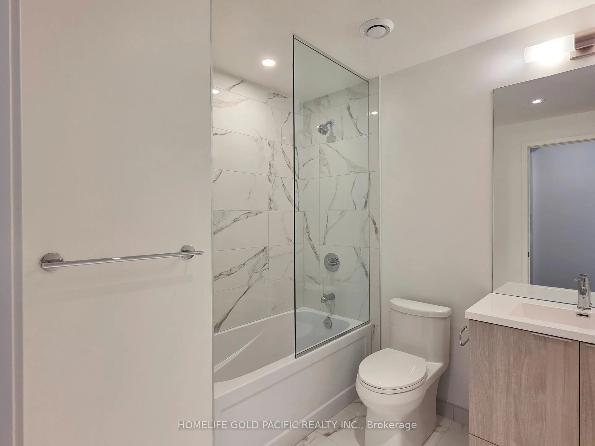 Photo 9 of Unit 2012, 8 Interchange Way, Vaughan, Vaughan Corporate Centre — HOMEH