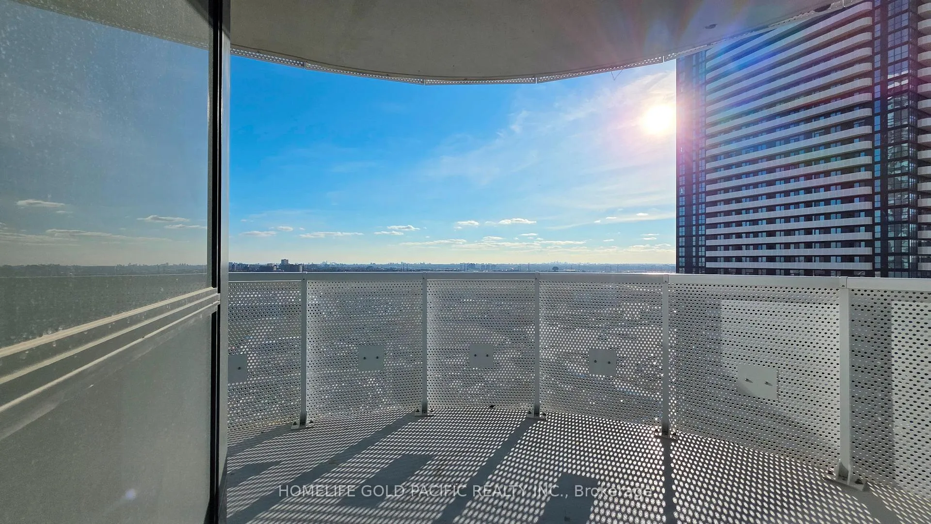 Photo 11 of Unit 2012, 8 Interchange Way, Vaughan, Vaughan Corporate Centre — HOMEH