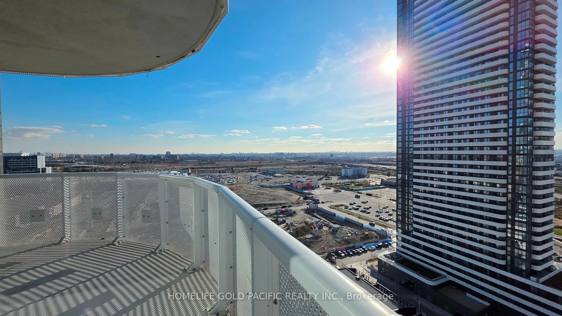 Photo 12 of Unit 2012, 8 Interchange Way, Vaughan, Vaughan Corporate Centre — HOMEH