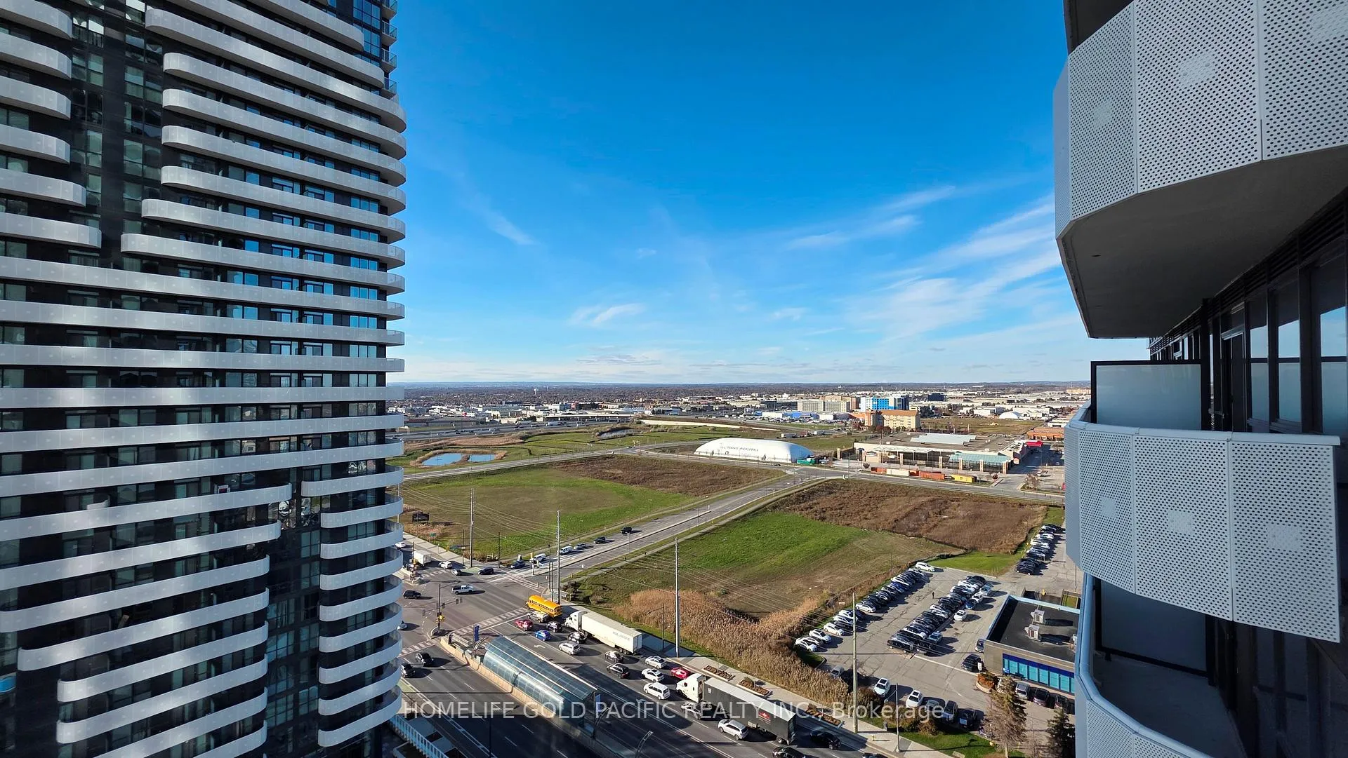 Photo 13 of Unit 2012, 8 Interchange Way, Vaughan, Vaughan Corporate Centre — HOMEH