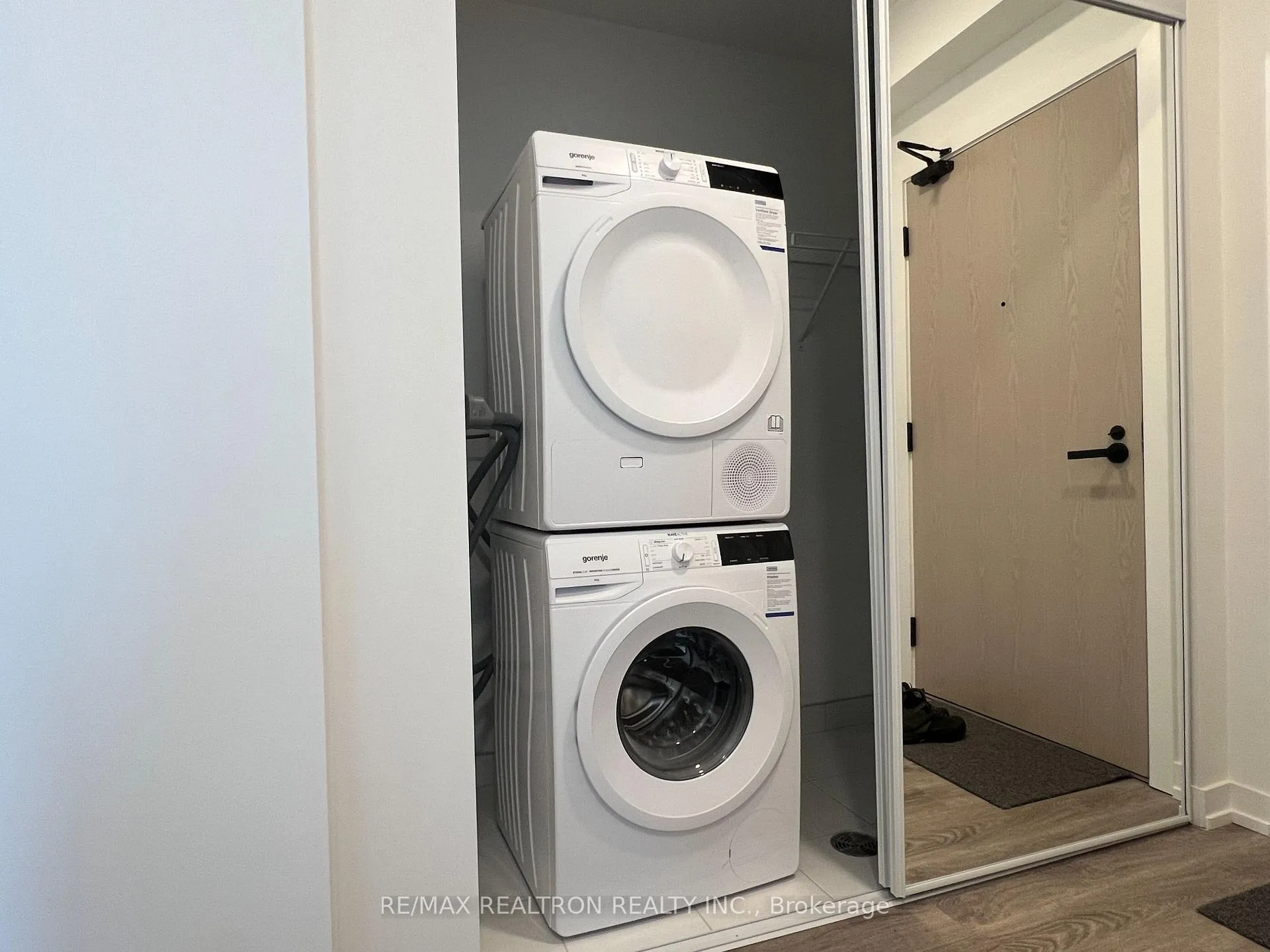Photo 6 of Unit 4309, 8 Interchange Way, Vaughan, Vaughan Corporate Centre — HOMEH