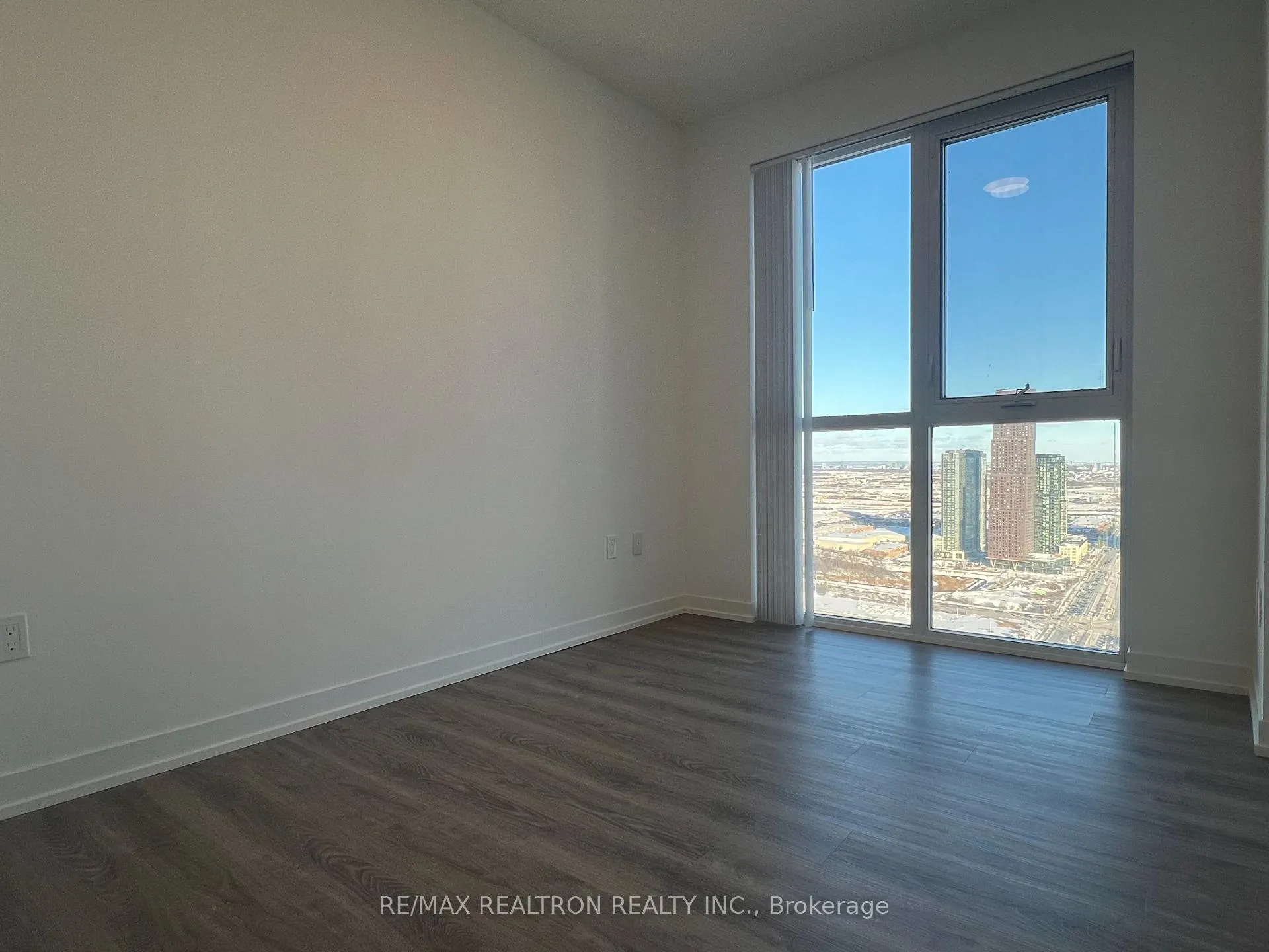 Photo 7 of Unit 4309, 8 Interchange Way, Vaughan, Vaughan Corporate Centre — HOMEH
