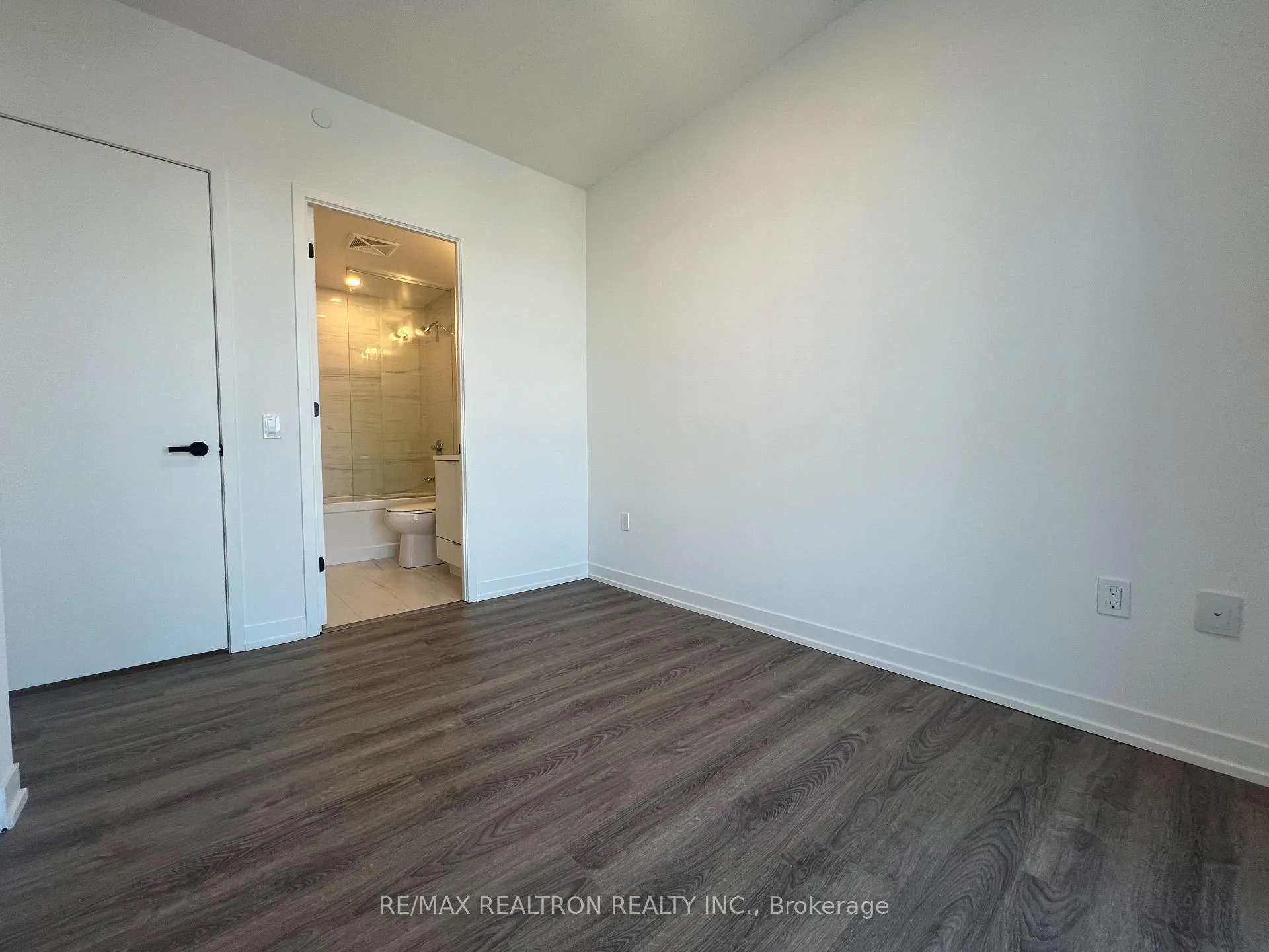 Photo 8 of Unit 4309, 8 Interchange Way, Vaughan, Vaughan Corporate Centre — HOMEH
