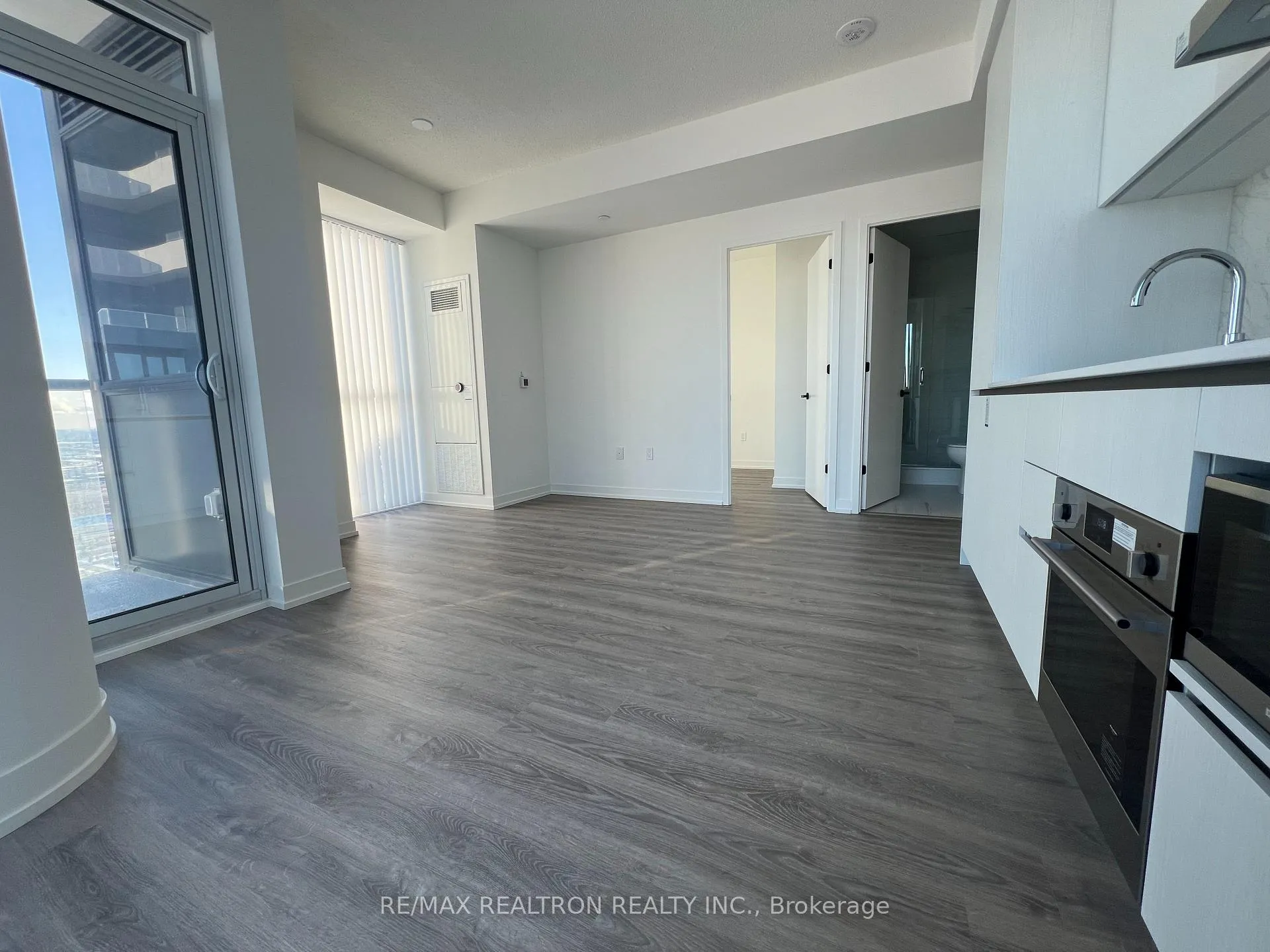 Photo 10 of Unit 4309, 8 Interchange Way, Vaughan, Vaughan Corporate Centre — HOMEH