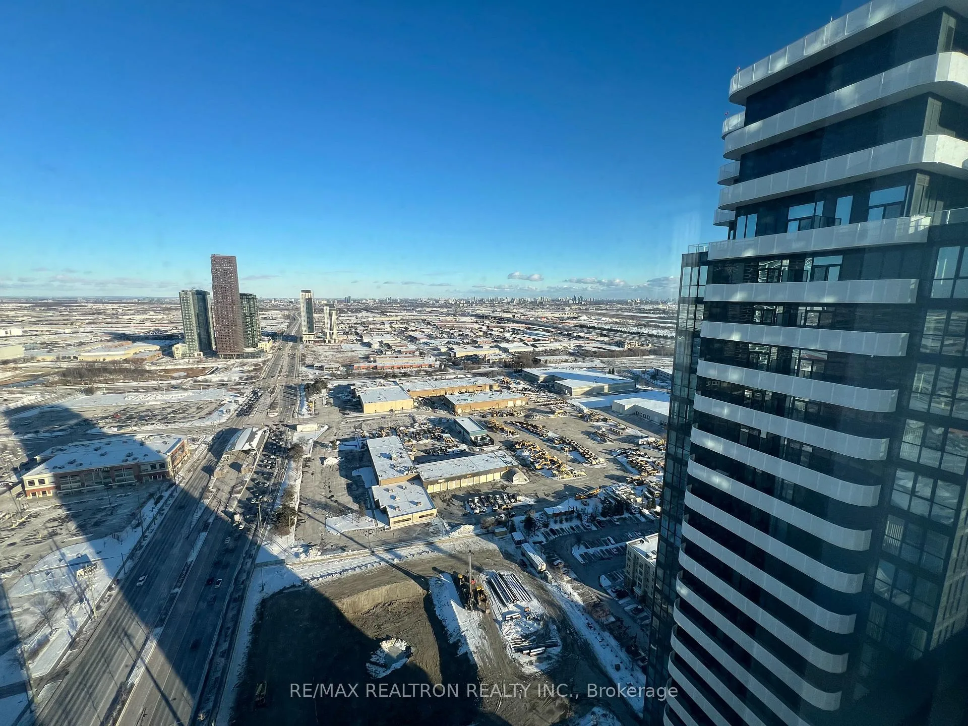Photo 11 of Unit 4309, 8 Interchange Way, Vaughan, Vaughan Corporate Centre — HOMEH