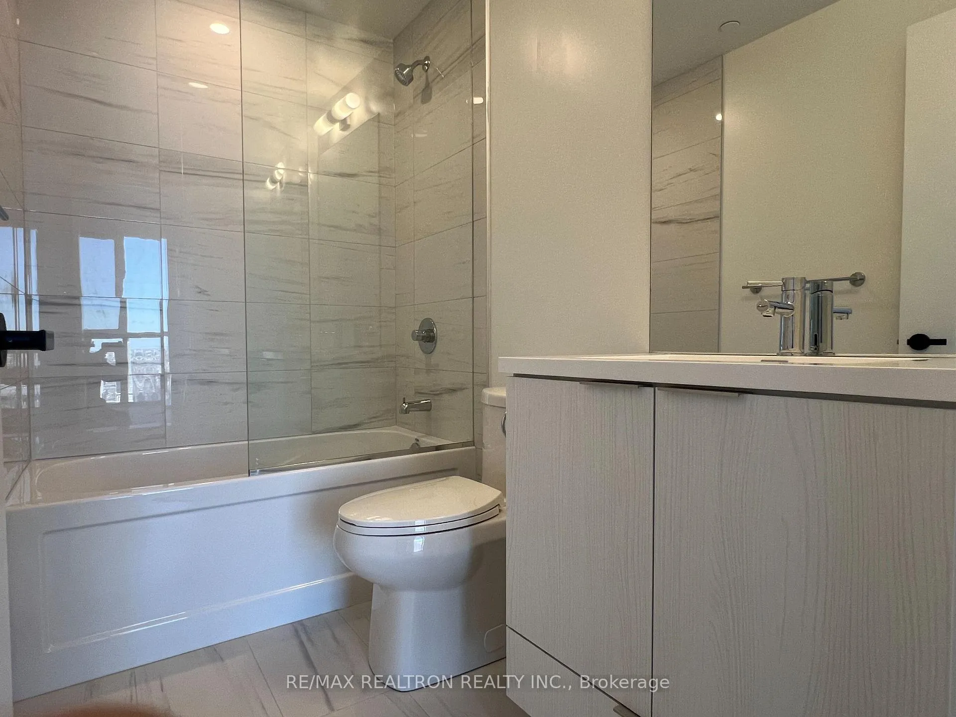 Photo 18 of Unit 4309, 8 Interchange Way, Vaughan, Vaughan Corporate Centre — HOMEH