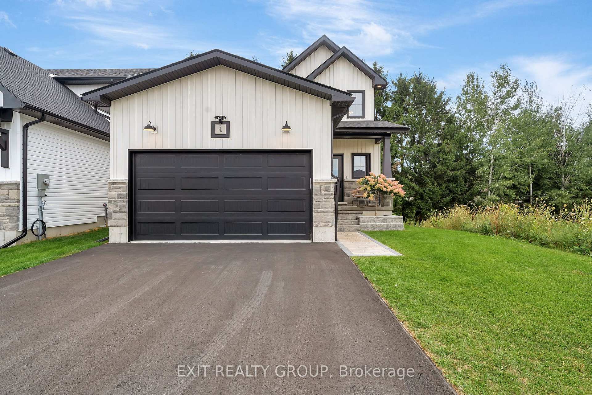 Front of 4 Mackenzie John Crescent