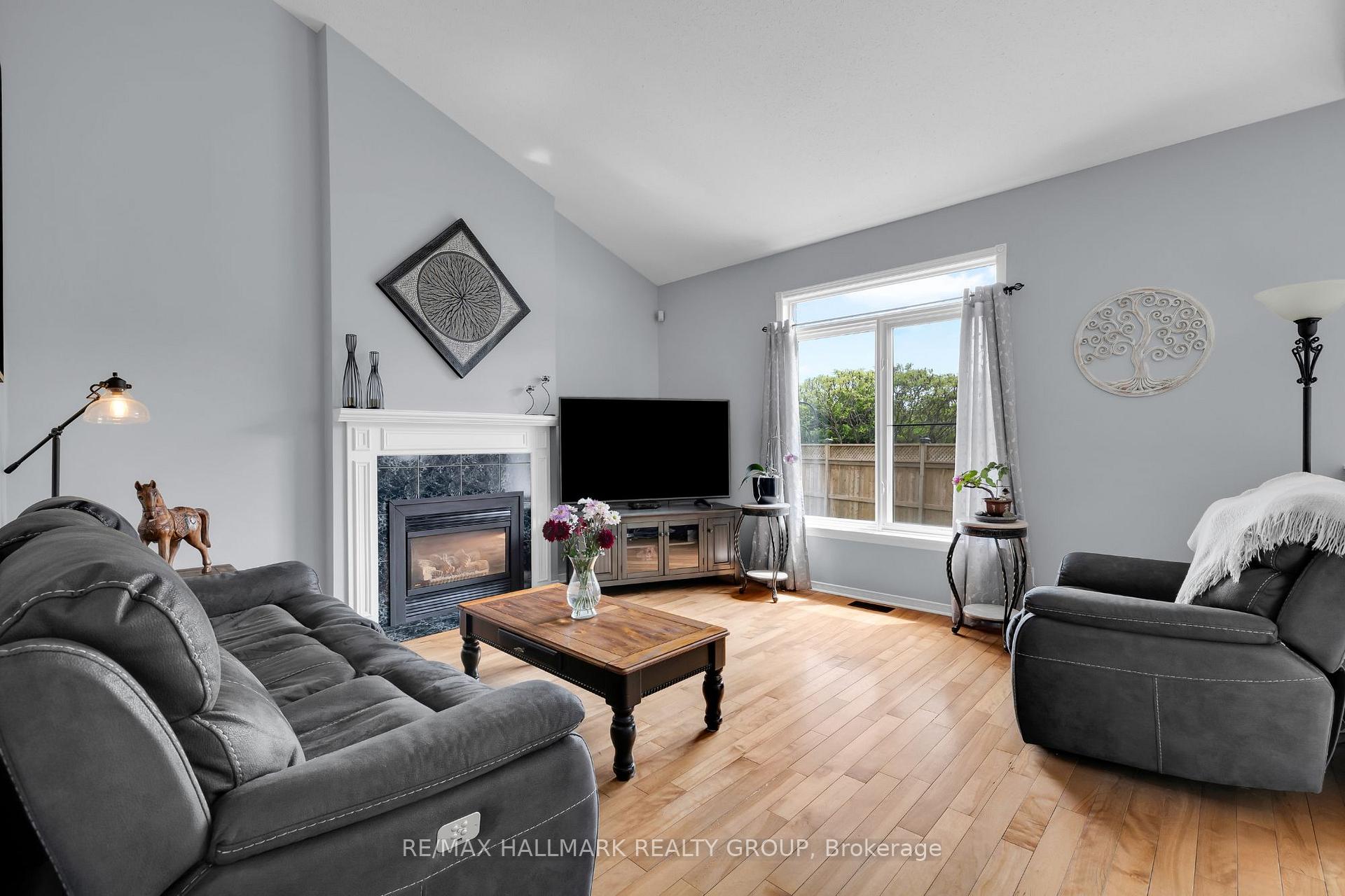 Photo 11 of 4136 Wolfe Point Way, Ottawa, Riverside South/Gloucester Glen — HOMEH