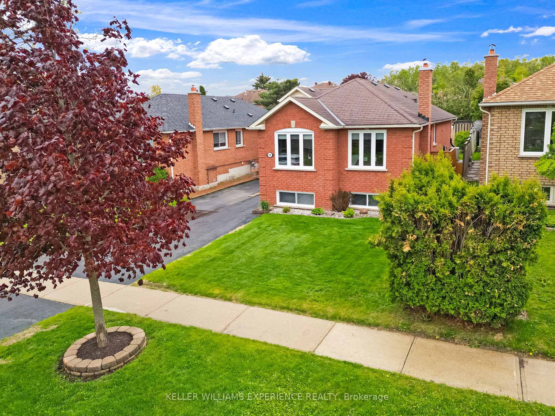 Photo 8 of 16 Balliston Road, Barrie, West Bayfield — HOMEH