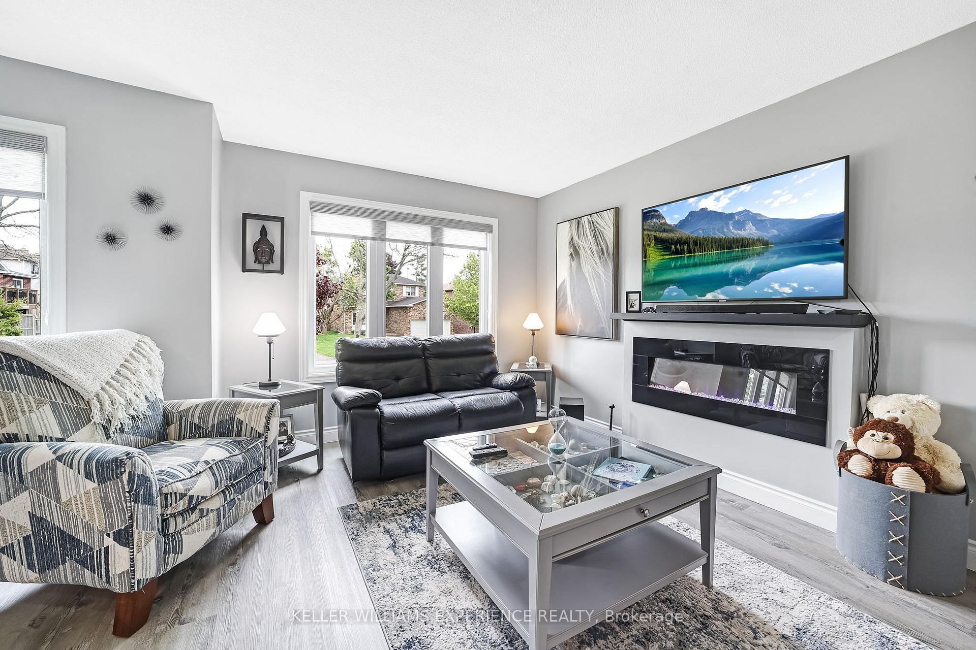 Photo 5 of 16 Balliston Road, Barrie, West Bayfield — HOMEH