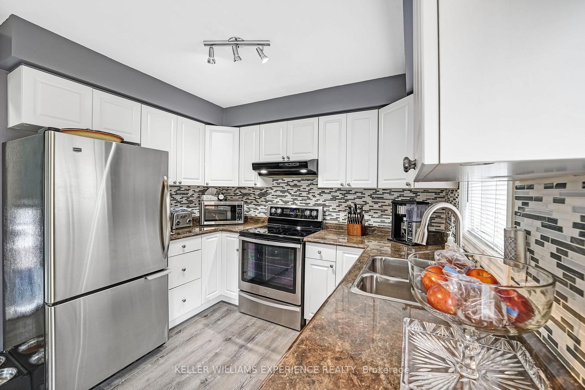 Photo 11 of 16 Balliston Road, Barrie, West Bayfield — HOMEH