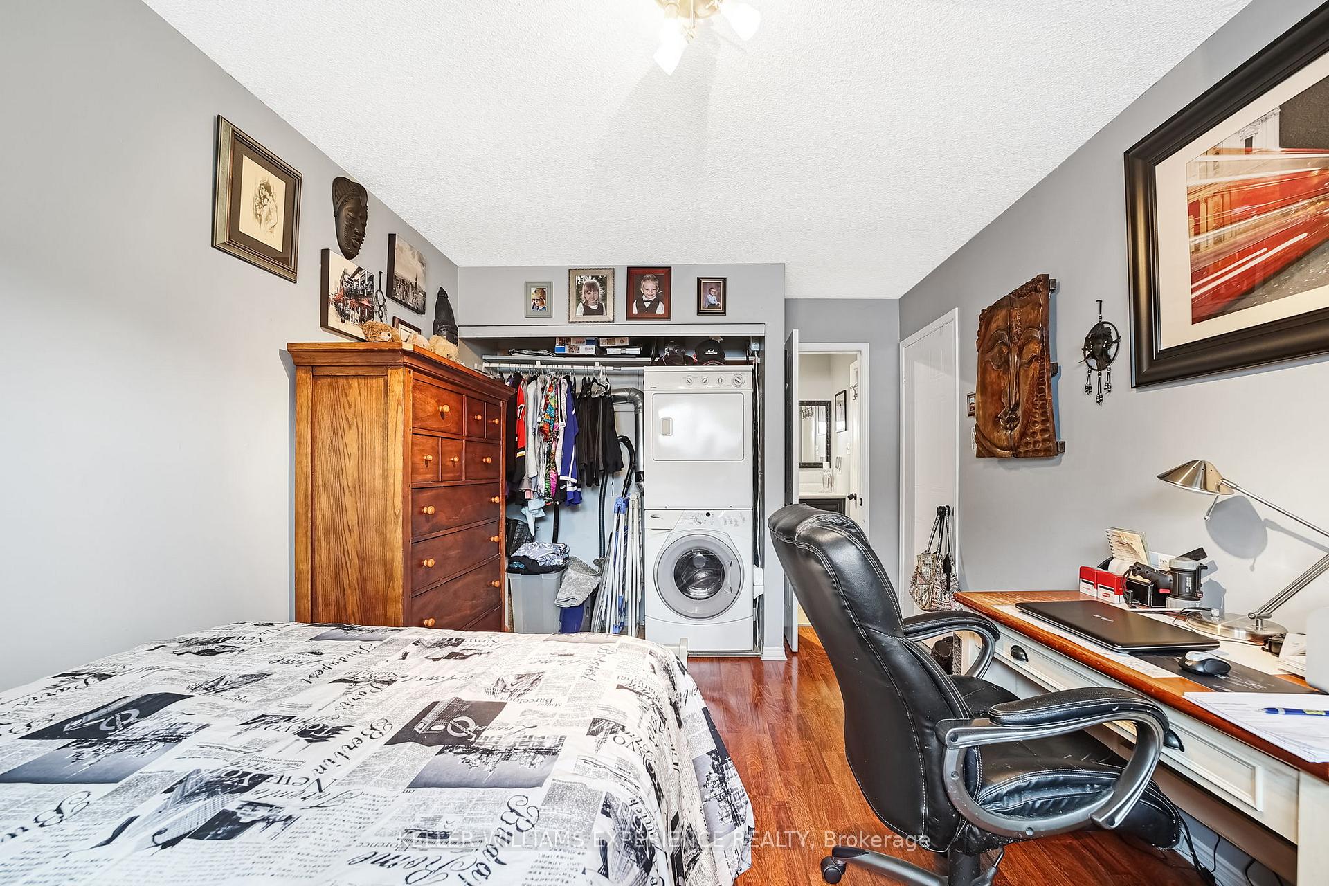 Photo 23 of 16 Balliston Road, Barrie, West Bayfield — HOMEH