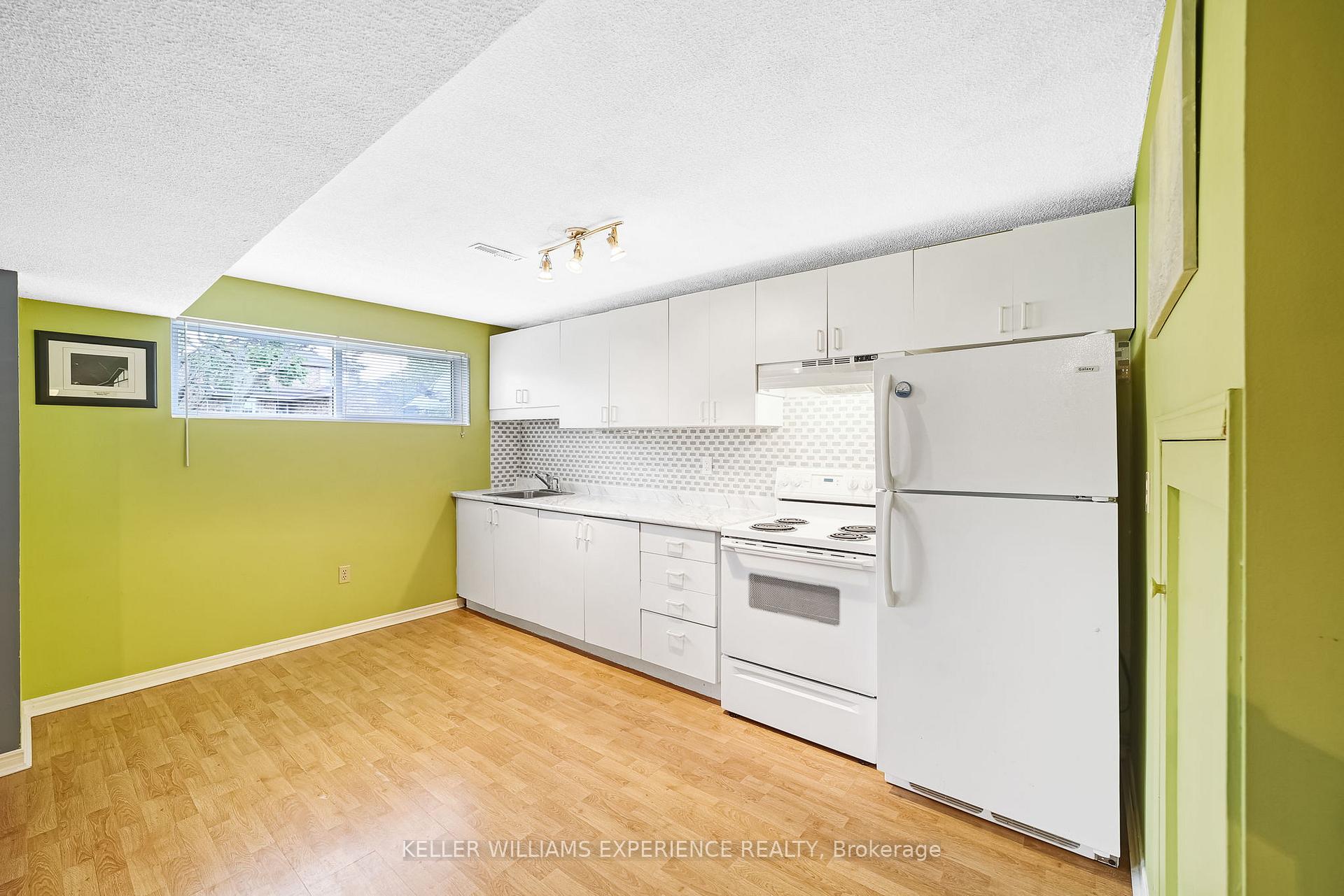 Photo 29 of 16 Balliston Road, Barrie, West Bayfield — HOMEH