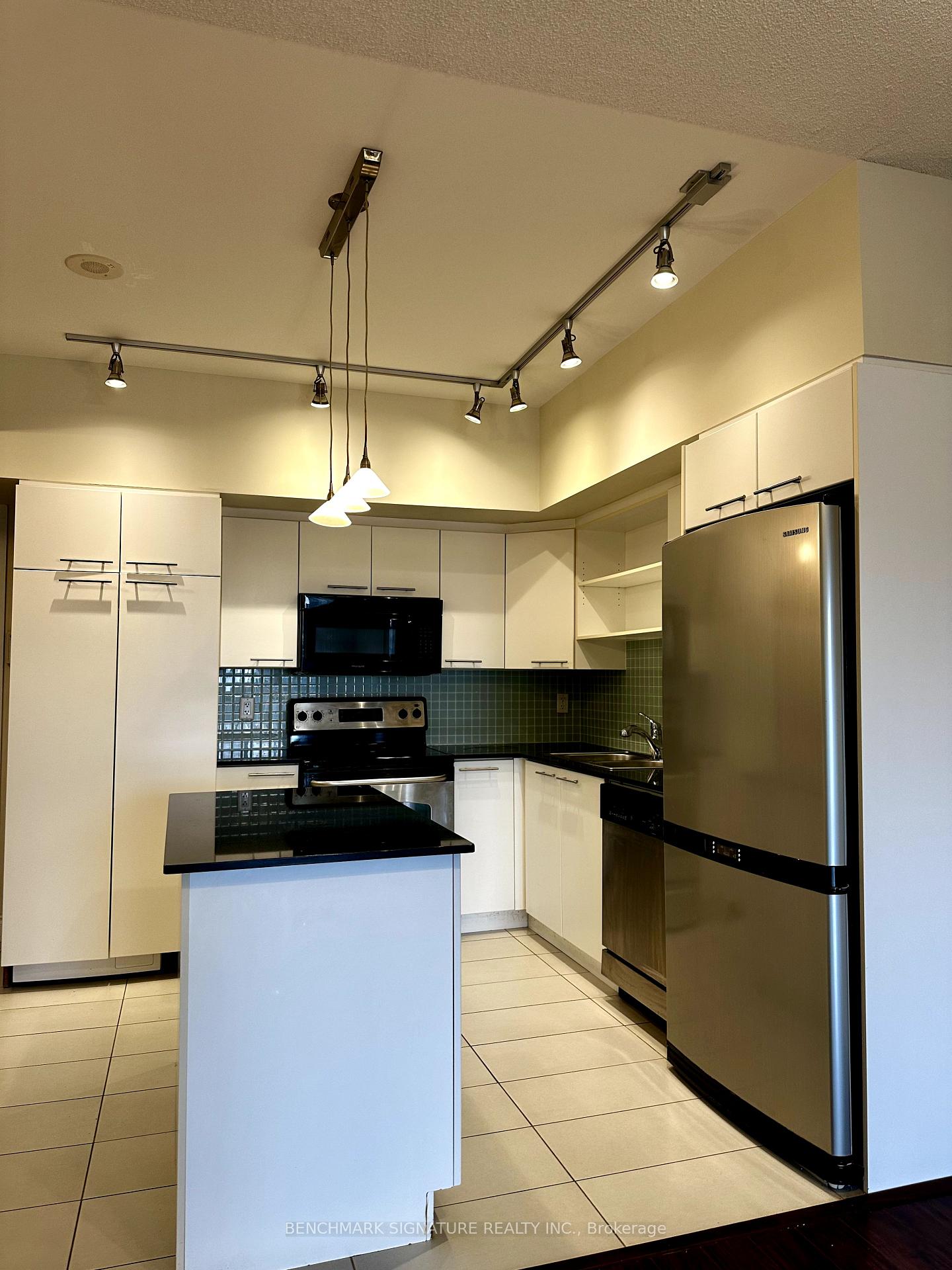 Photo 3 of Unit 1118, 37 Galleria Parkway, Markham, Commerce Valley — HOMEH