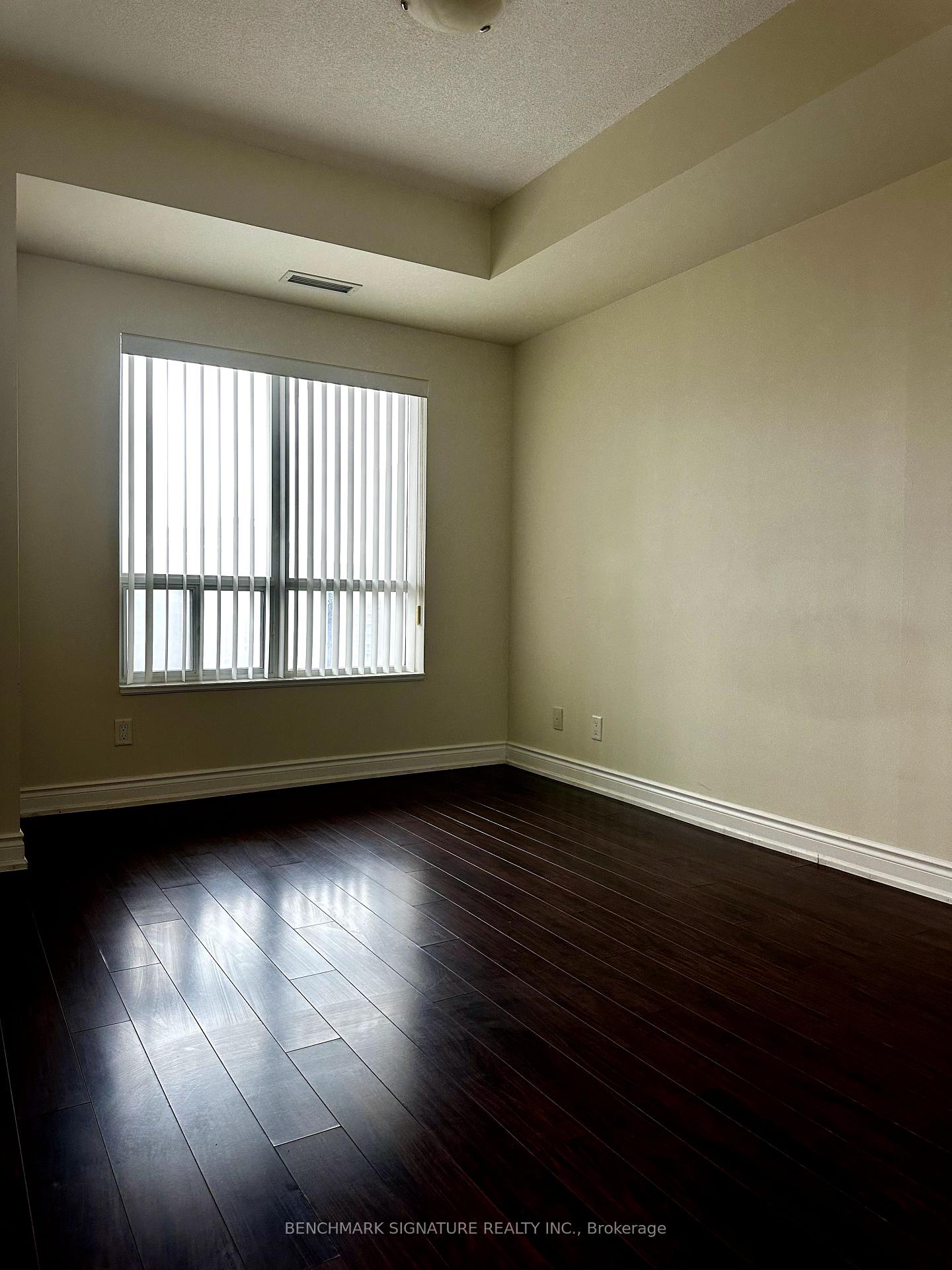 Photo 5 of Unit 1118, 37 Galleria Parkway, Markham, Commerce Valley — HOMEH