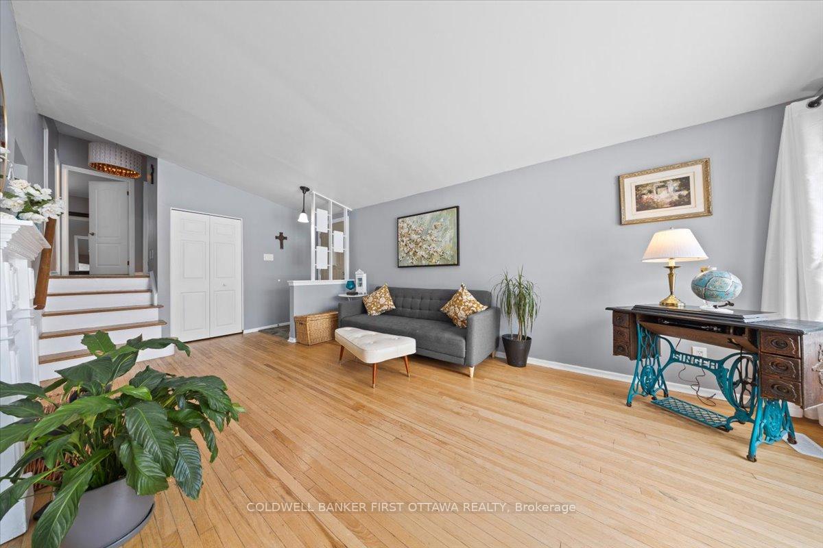 Photo 8 of 2075 Valley Drive, Ottawa, Elmvale Acres/Urbandale — HOMEH