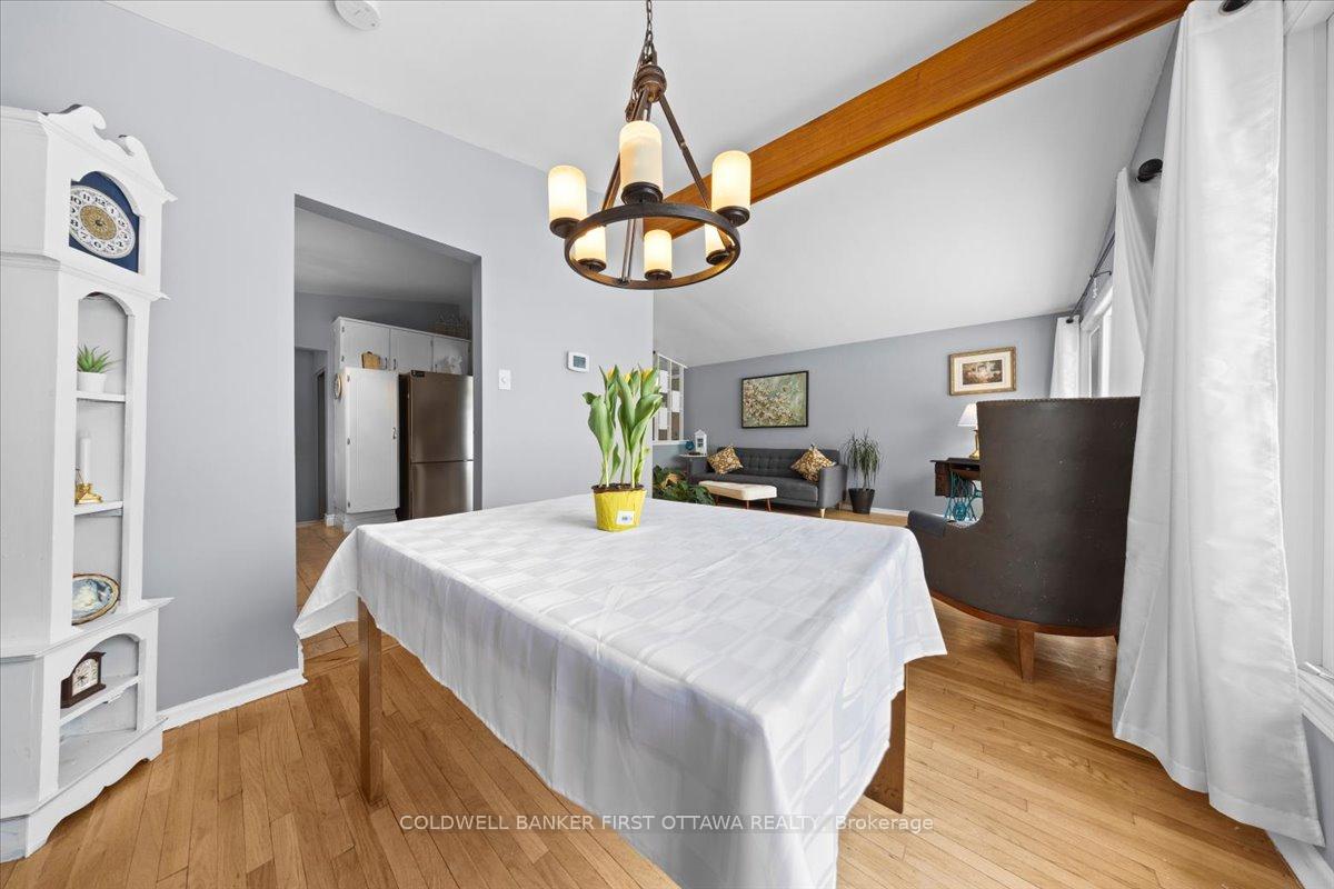 Photo 11 of 2075 Valley Drive, Ottawa, Elmvale Acres/Urbandale — HOMEH