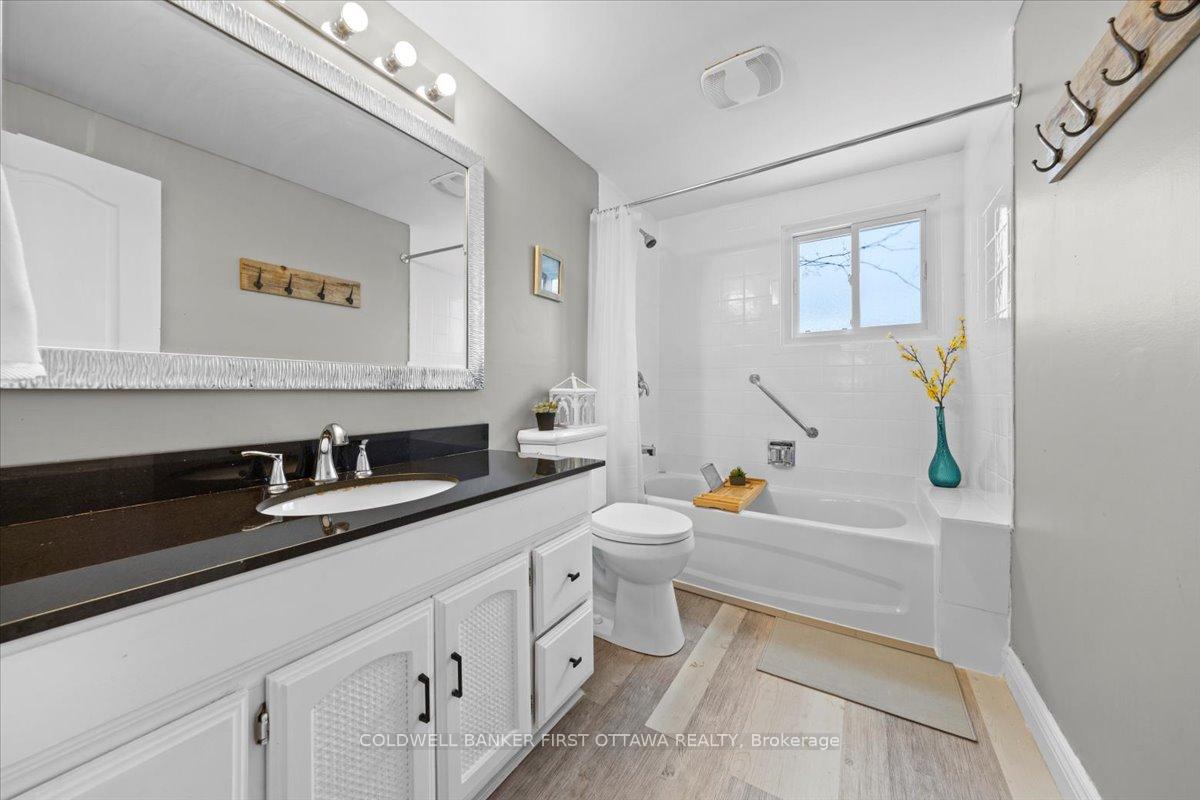 Photo 26 of 2075 Valley Drive, Ottawa, Elmvale Acres/Urbandale — HOMEH