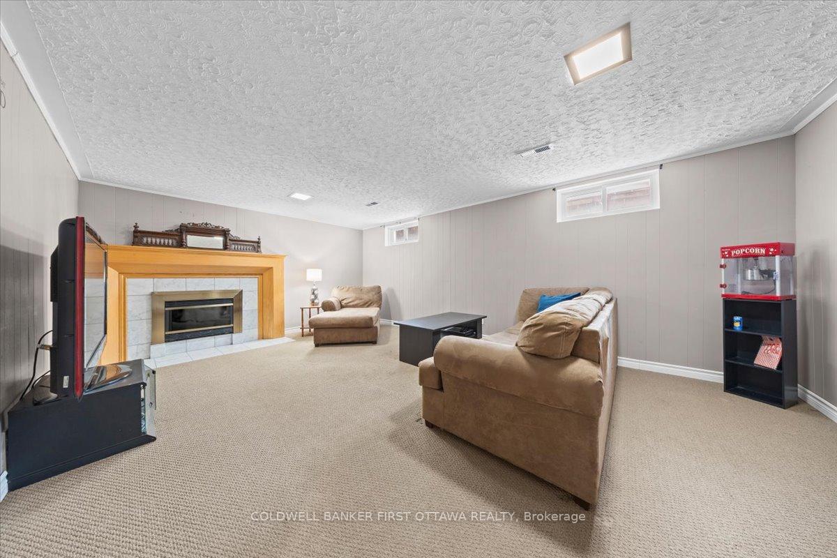 Photo 27 of 2075 Valley Drive, Ottawa, Elmvale Acres/Urbandale — HOMEH