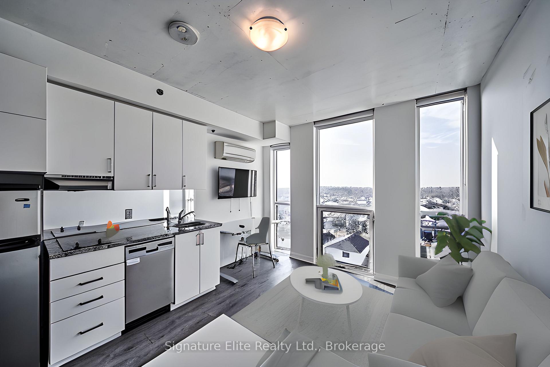 Front of Unit 616, 1900 Simcoe Street N