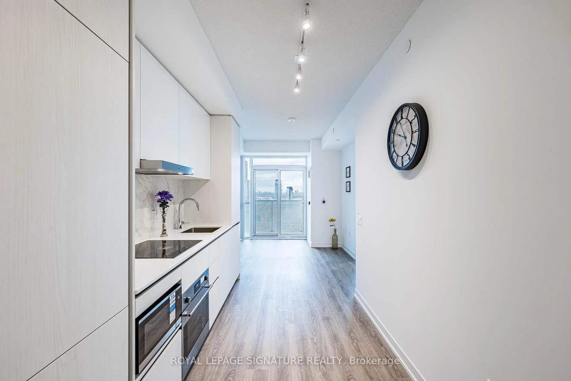 Photo 12 of Unit 3007, 8 Interchange Way, Vaughan, Vaughan Corporate Centre — HOMEH
