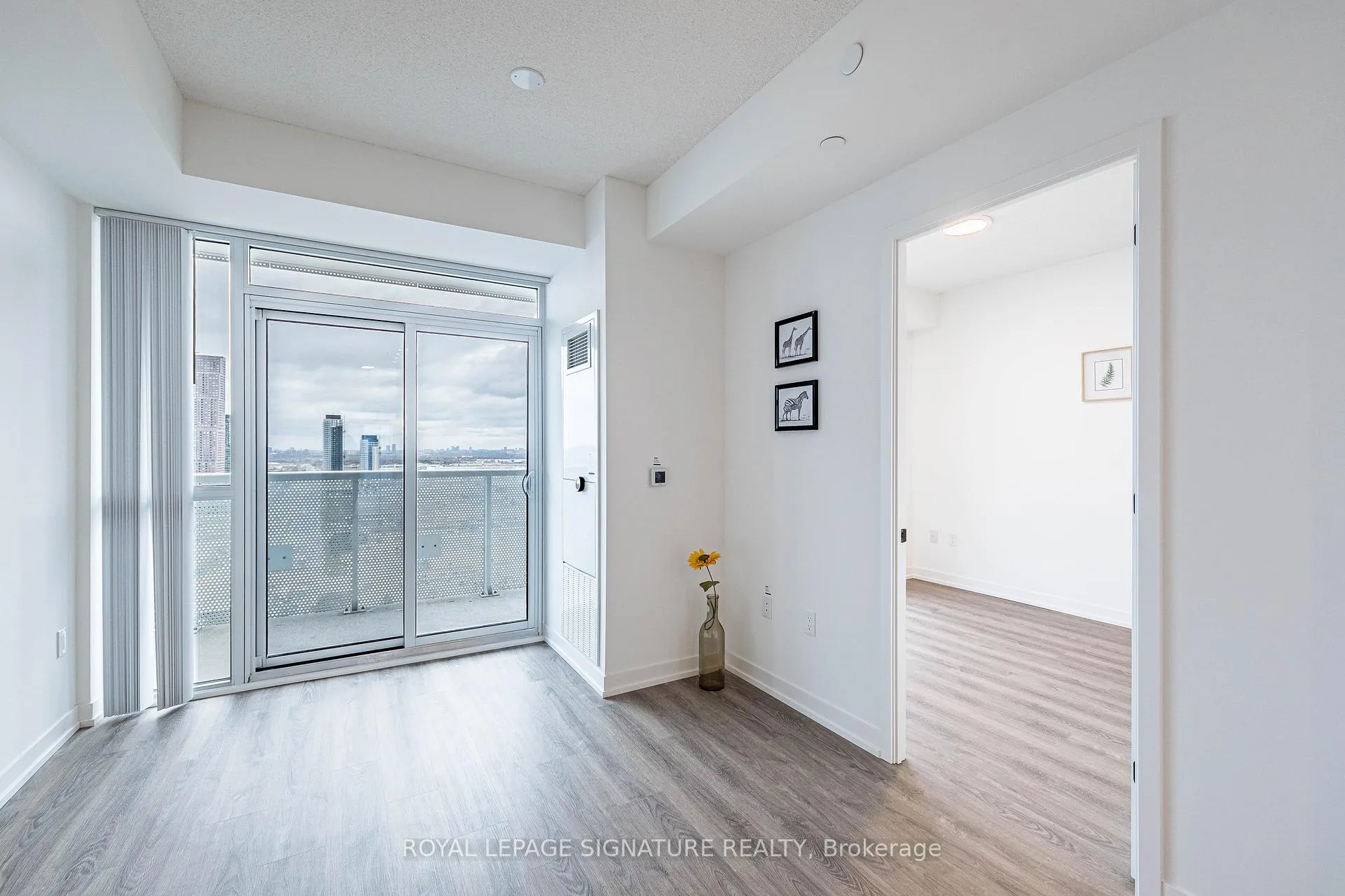 Photo 16 of Unit 3007, 8 Interchange Way, Vaughan, Vaughan Corporate Centre — HOMEH