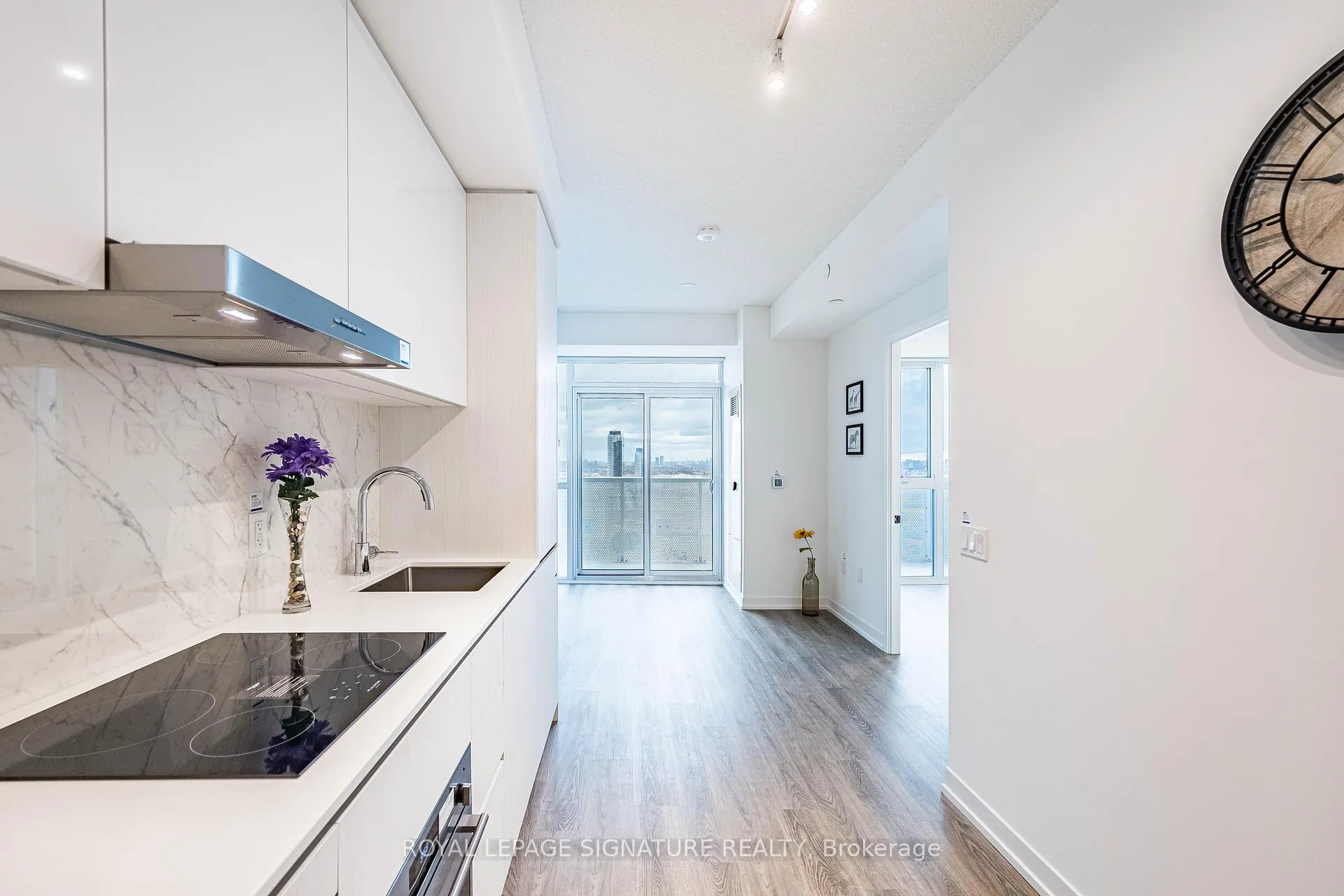 Photo 21 of Unit 3007, 8 Interchange Way, Vaughan, Vaughan Corporate Centre — HOMEH