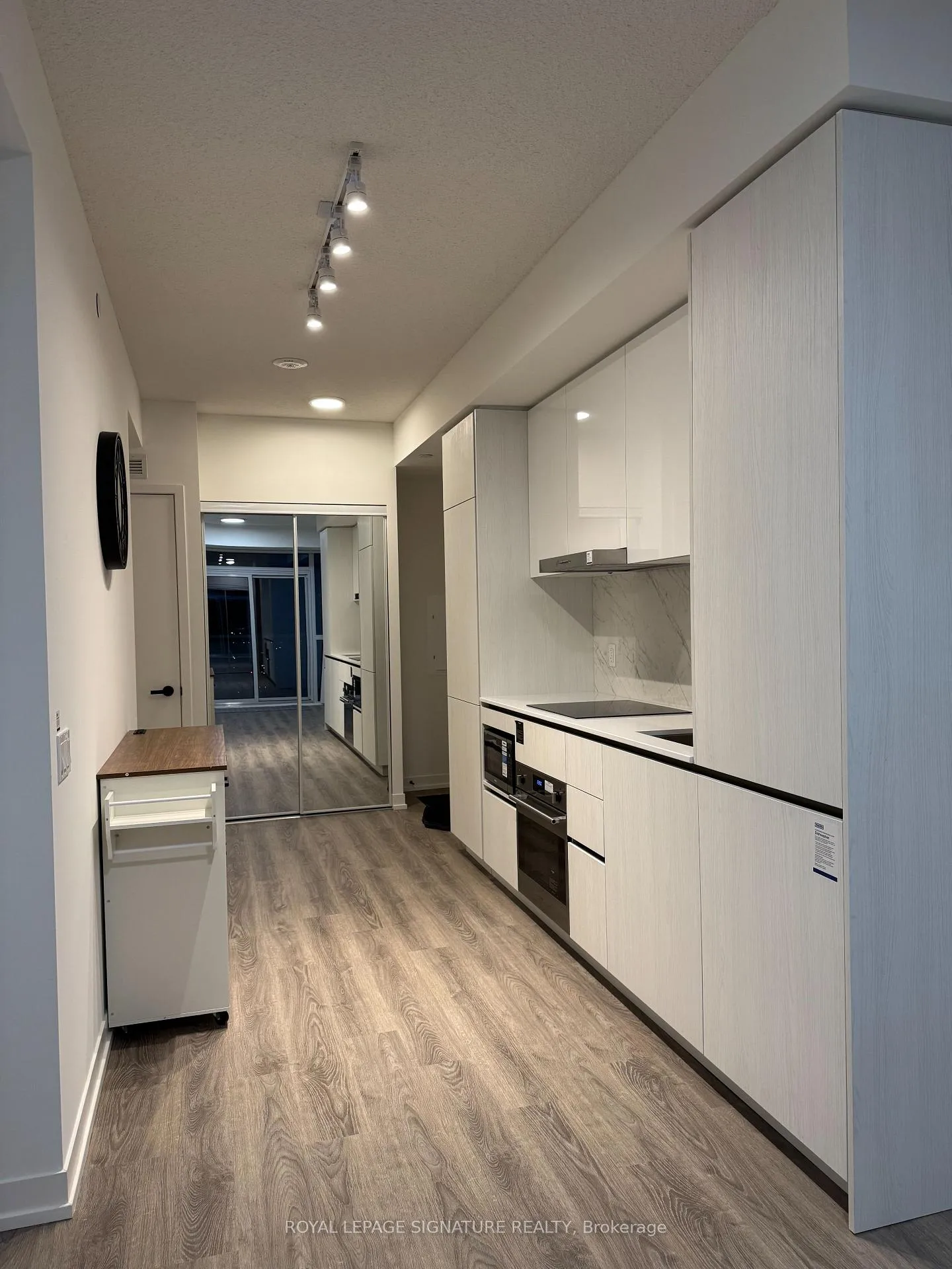 Photo 25 of Unit 3007, 8 Interchange Way, Vaughan, Vaughan Corporate Centre — HOMEH