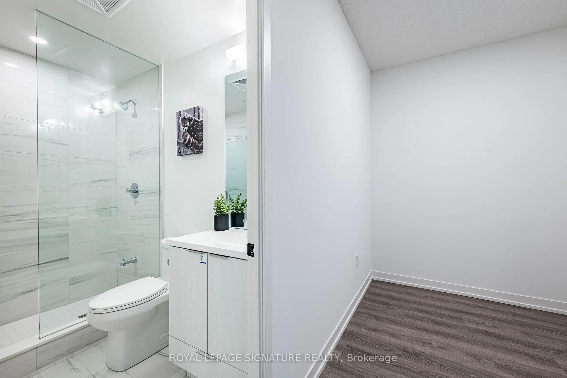 Photo 27 of Unit 3007, 8 Interchange Way, Vaughan, Vaughan Corporate Centre — HOMEH