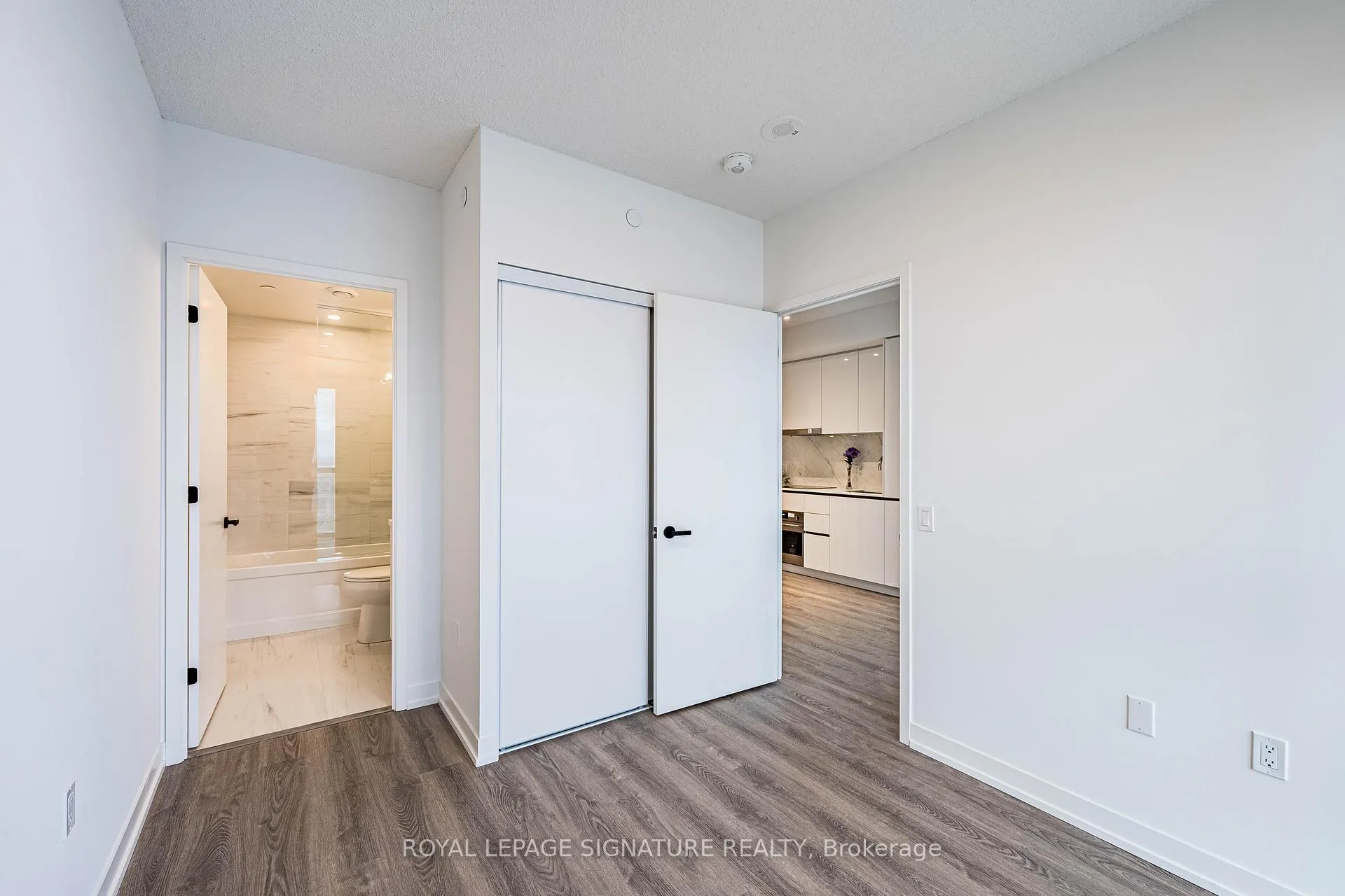 Photo 36 of Unit 3007, 8 Interchange Way, Vaughan, Vaughan Corporate Centre — HOMEH