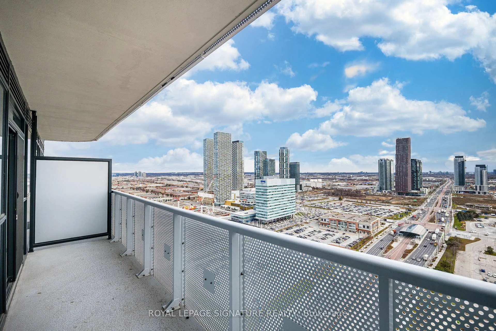 Photo 41 of Unit 3007, 8 Interchange Way, Vaughan, Vaughan Corporate Centre — HOMEH