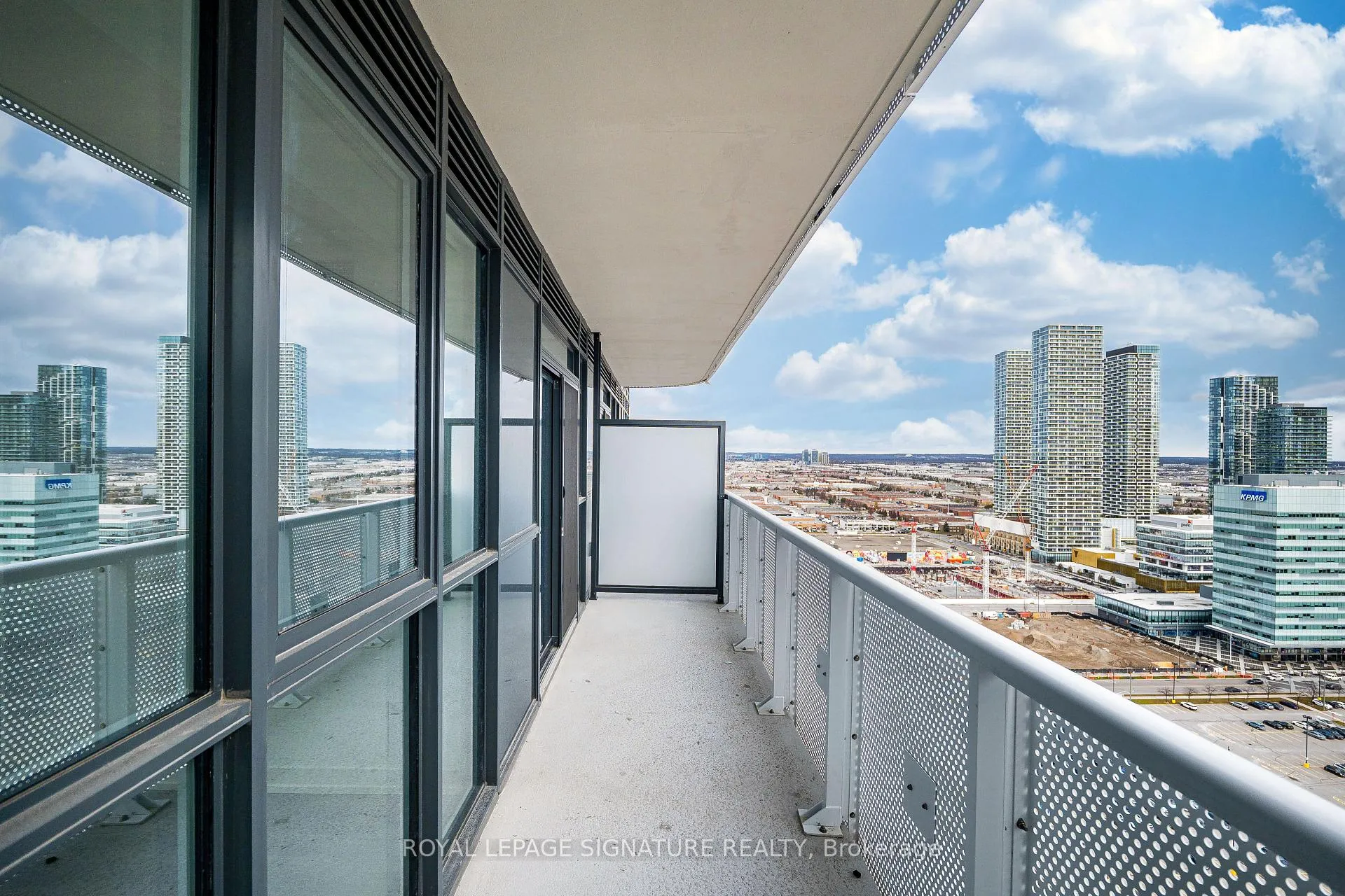Photo 42 of Unit 3007, 8 Interchange Way, Vaughan, Vaughan Corporate Centre — HOMEH