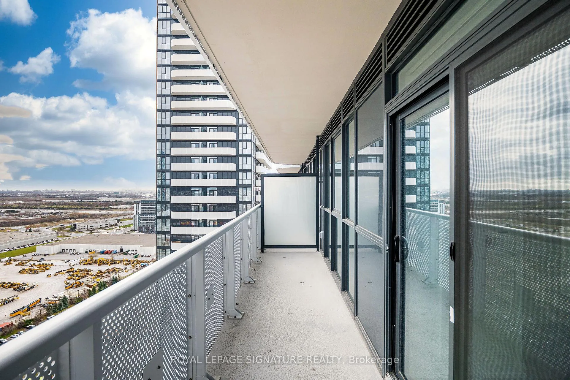 Photo 45 of Unit 3007, 8 Interchange Way, Vaughan, Vaughan Corporate Centre — HOMEH