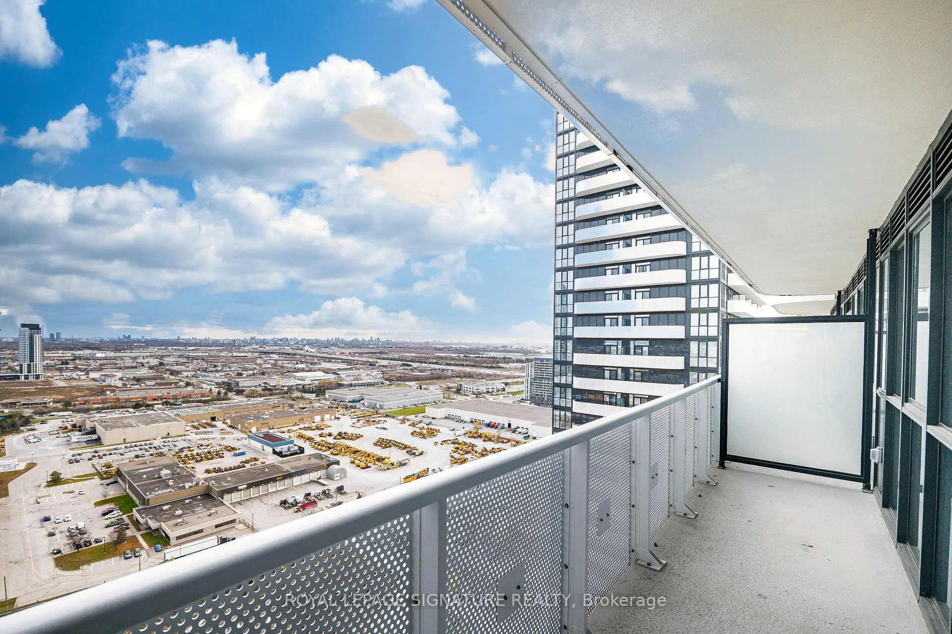 Photo 46 of Unit 3007, 8 Interchange Way, Vaughan, Vaughan Corporate Centre — HOMEH