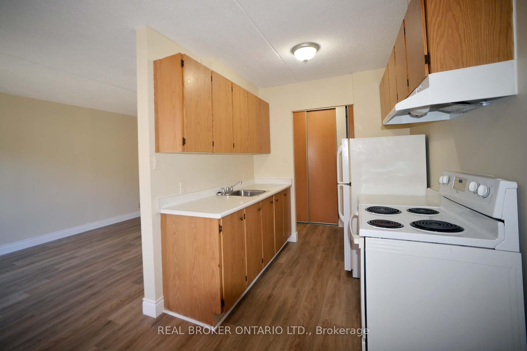 Photo 2 of Unit Apt 5, 15 Wellington Rd 124, Erin — HOMEH