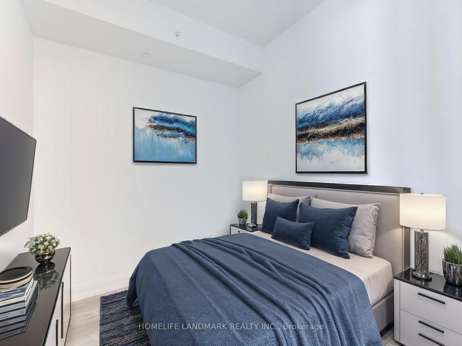 Front of Unit 5612, 181 Dundas Street E