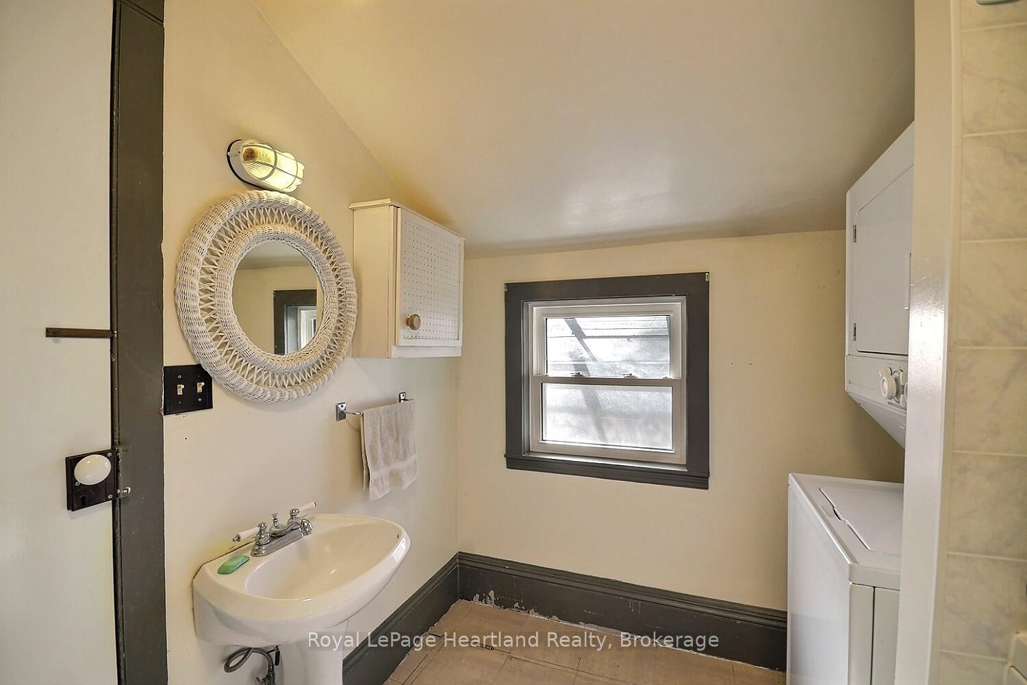 Photo 11 of 122 Mary Street, Central Huron, Clinton — HOMEH