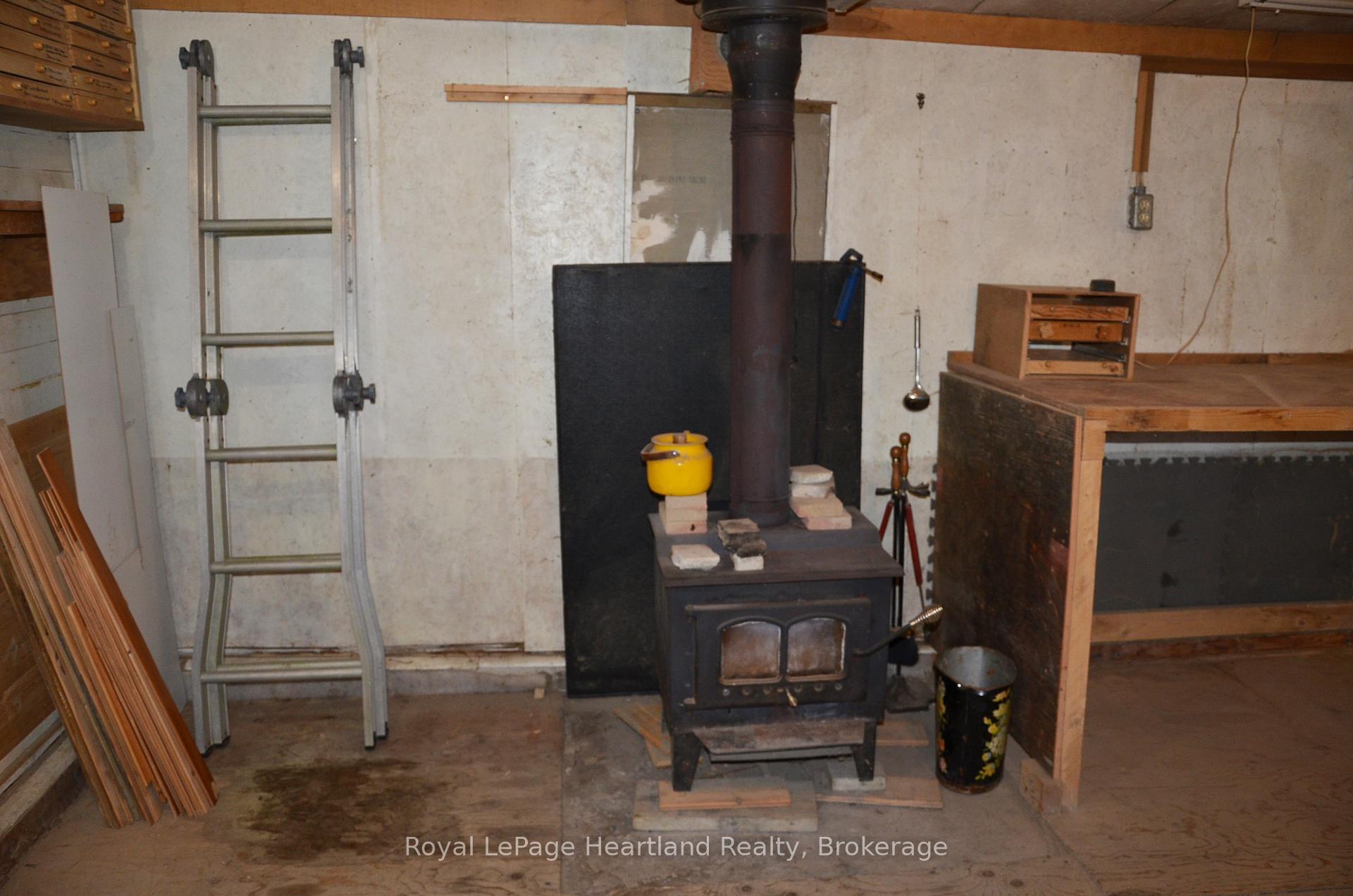 Photo 18 of 122 Mary Street, Central Huron, Clinton — HOMEH