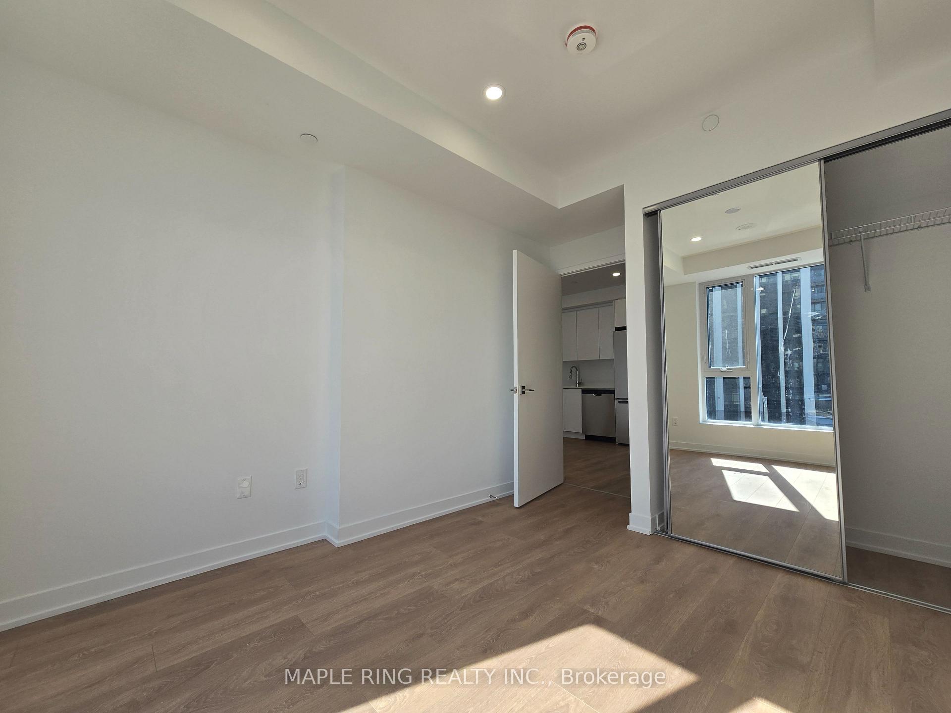 Photo 6 of Unit 318, 10 Abeja Street, Vaughan, Concord — HOMEH