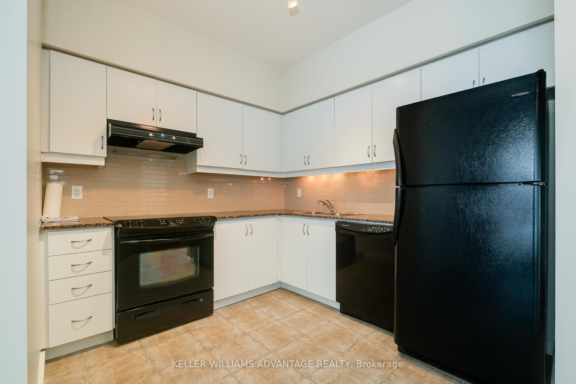 Photo 4 of Unit 513, 601 Kingston Road, Toronto, The Beaches — HOMEH
