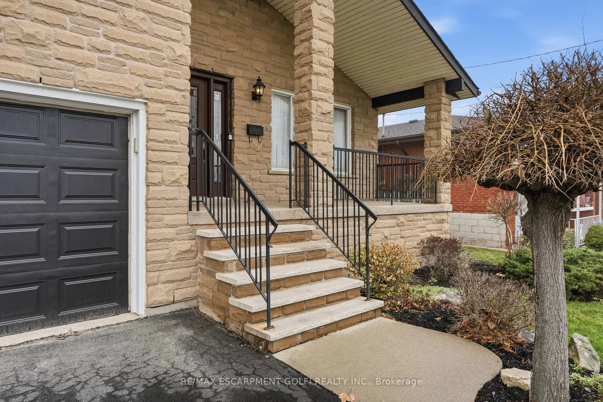 Photo 3 of 783 Stone Church Road E, Hamilton, Randall — HOMEH