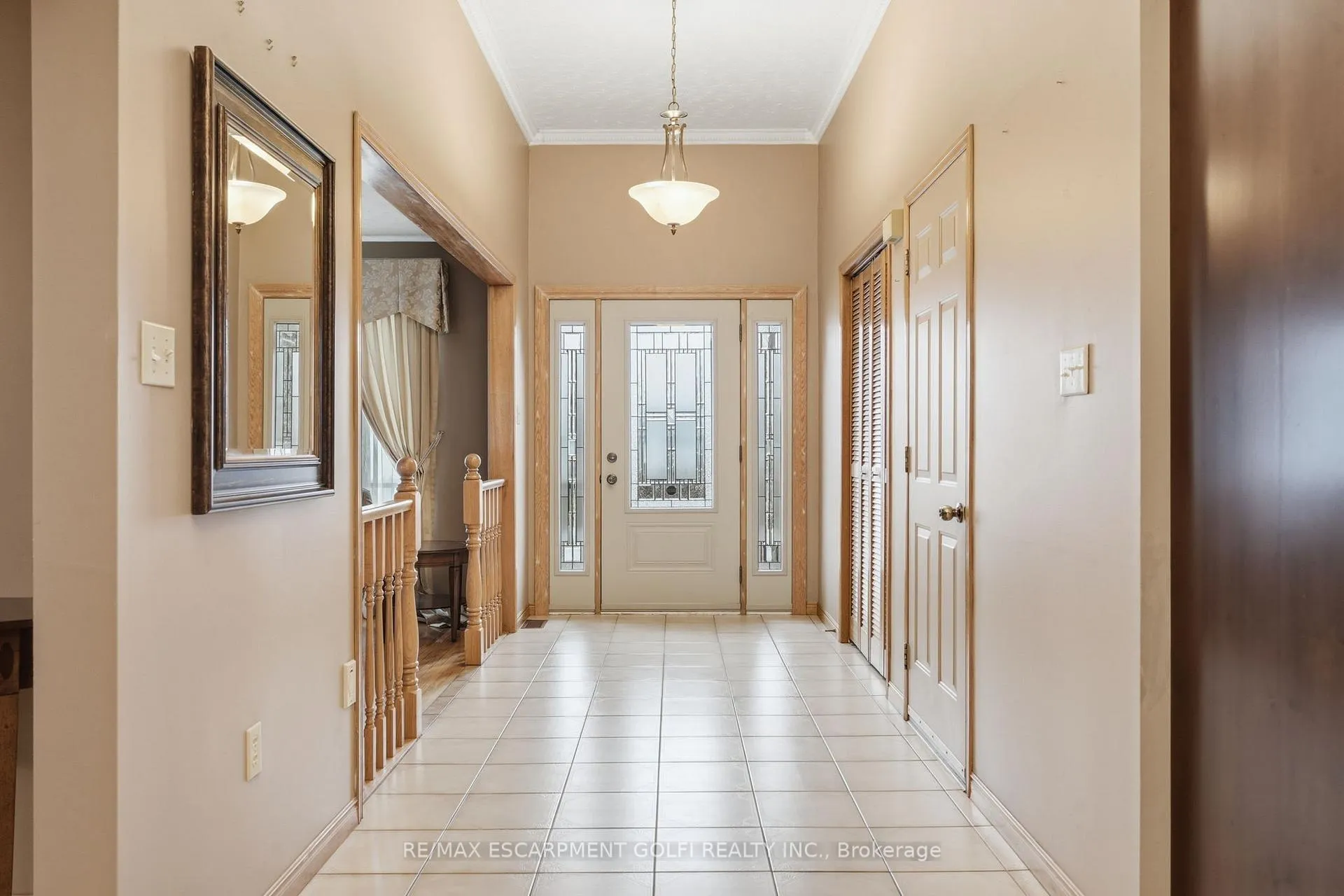 Photo 4 of 783 Stone Church Road E, Hamilton, Randall — HOMEH