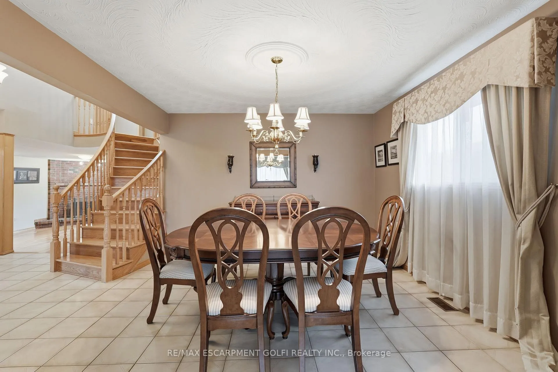 Photo 6 of 783 Stone Church Road E, Hamilton, Randall — HOMEH
