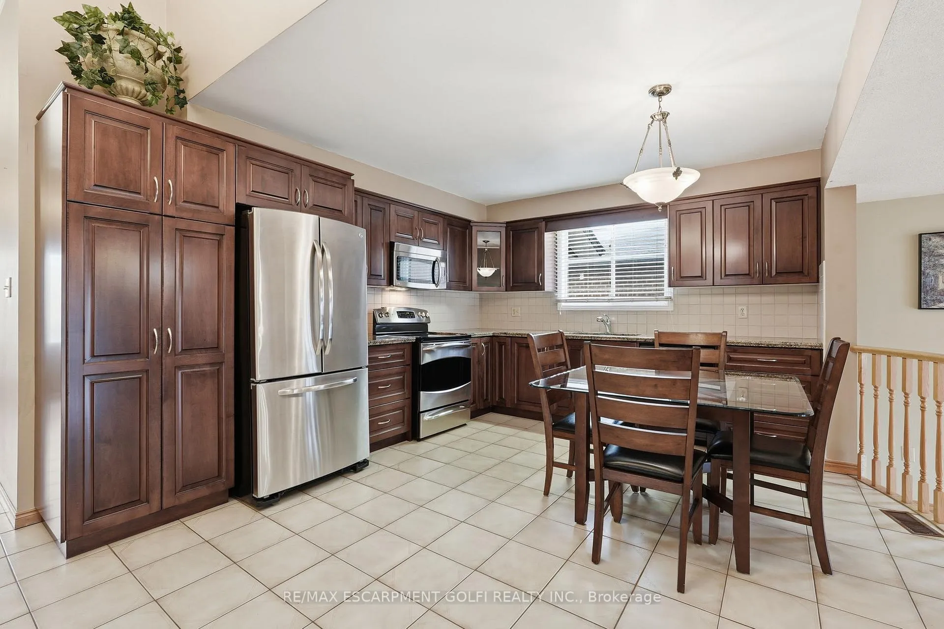 Photo 7 of 783 Stone Church Road E, Hamilton, Randall — HOMEH