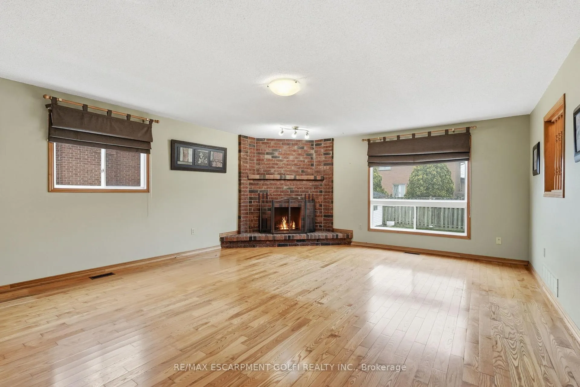 Photo 9 of 783 Stone Church Road E, Hamilton, Randall — HOMEH
