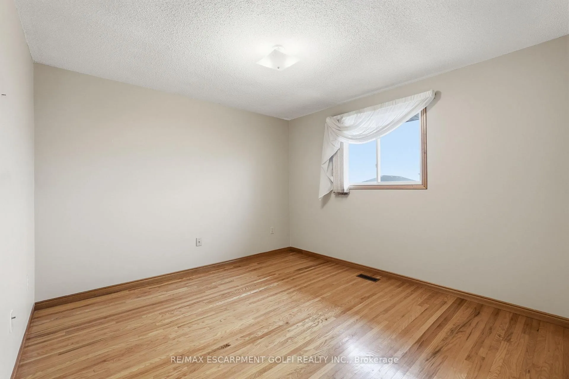 Photo 18 of 783 Stone Church Road E, Hamilton, Randall — HOMEH